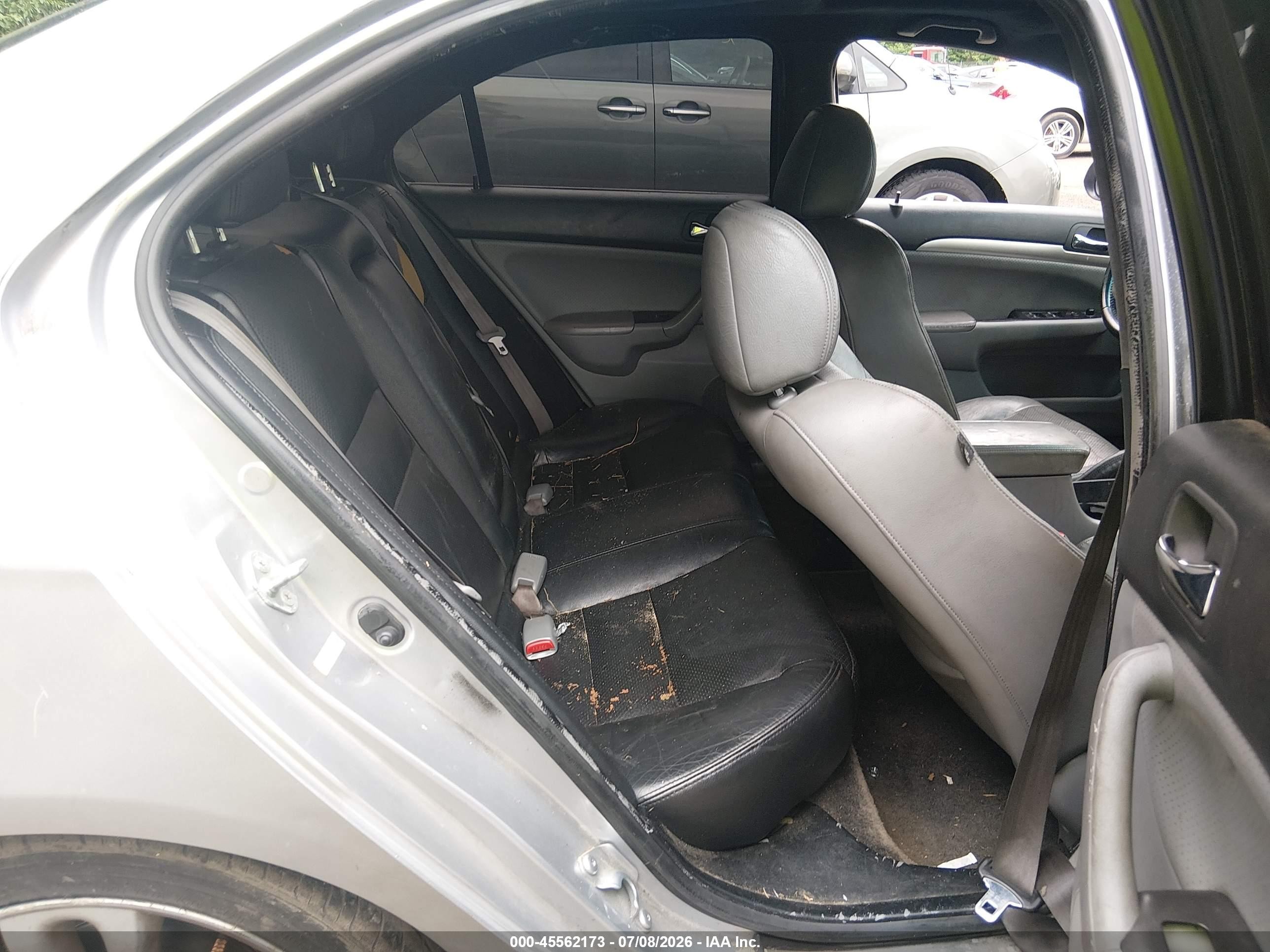 2004 Acura Tsx   Silver vin: JH4CL95874C015444