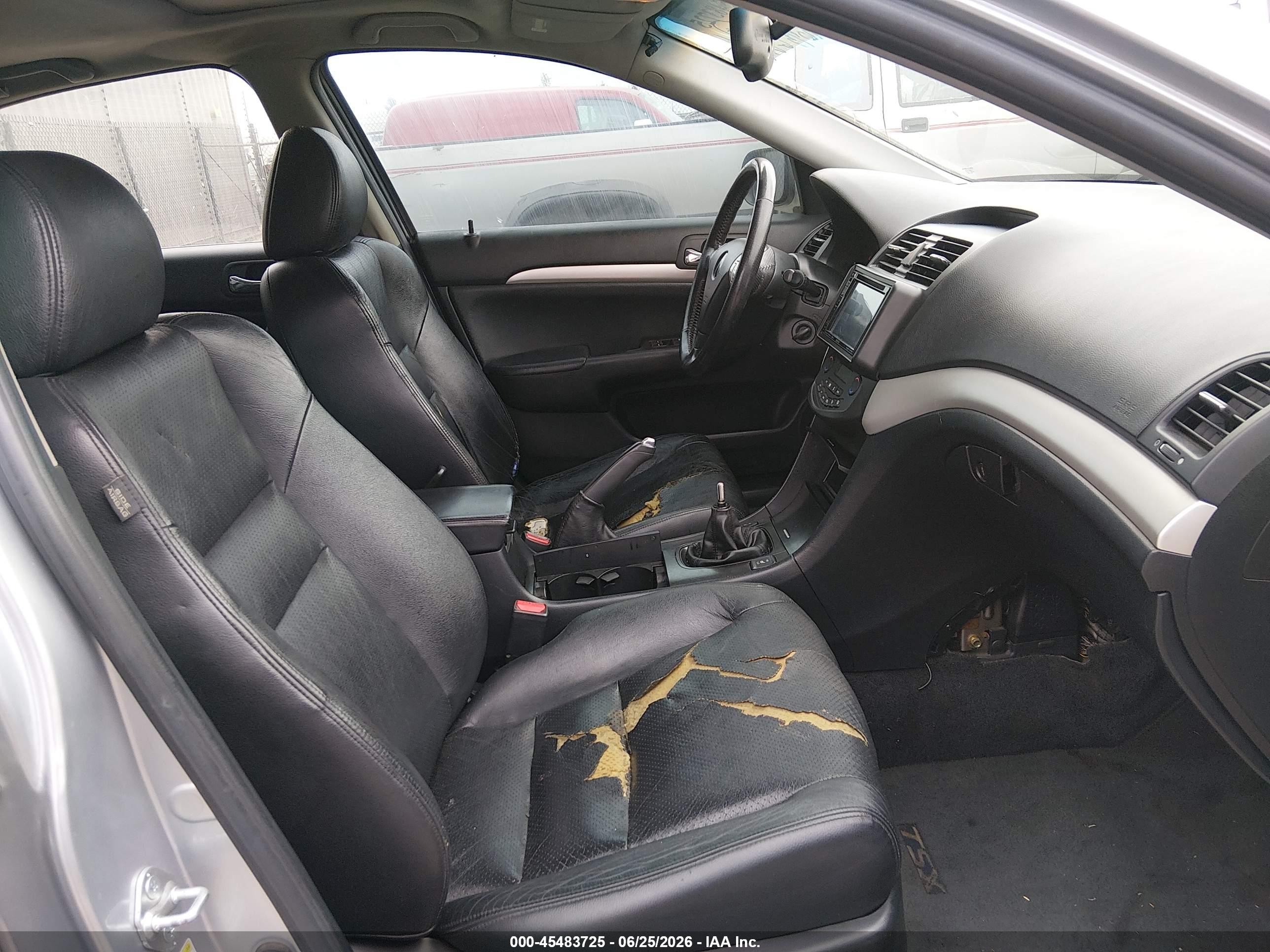 2004 Acura Tsx   Silver vin: JH4CL95884C027716
