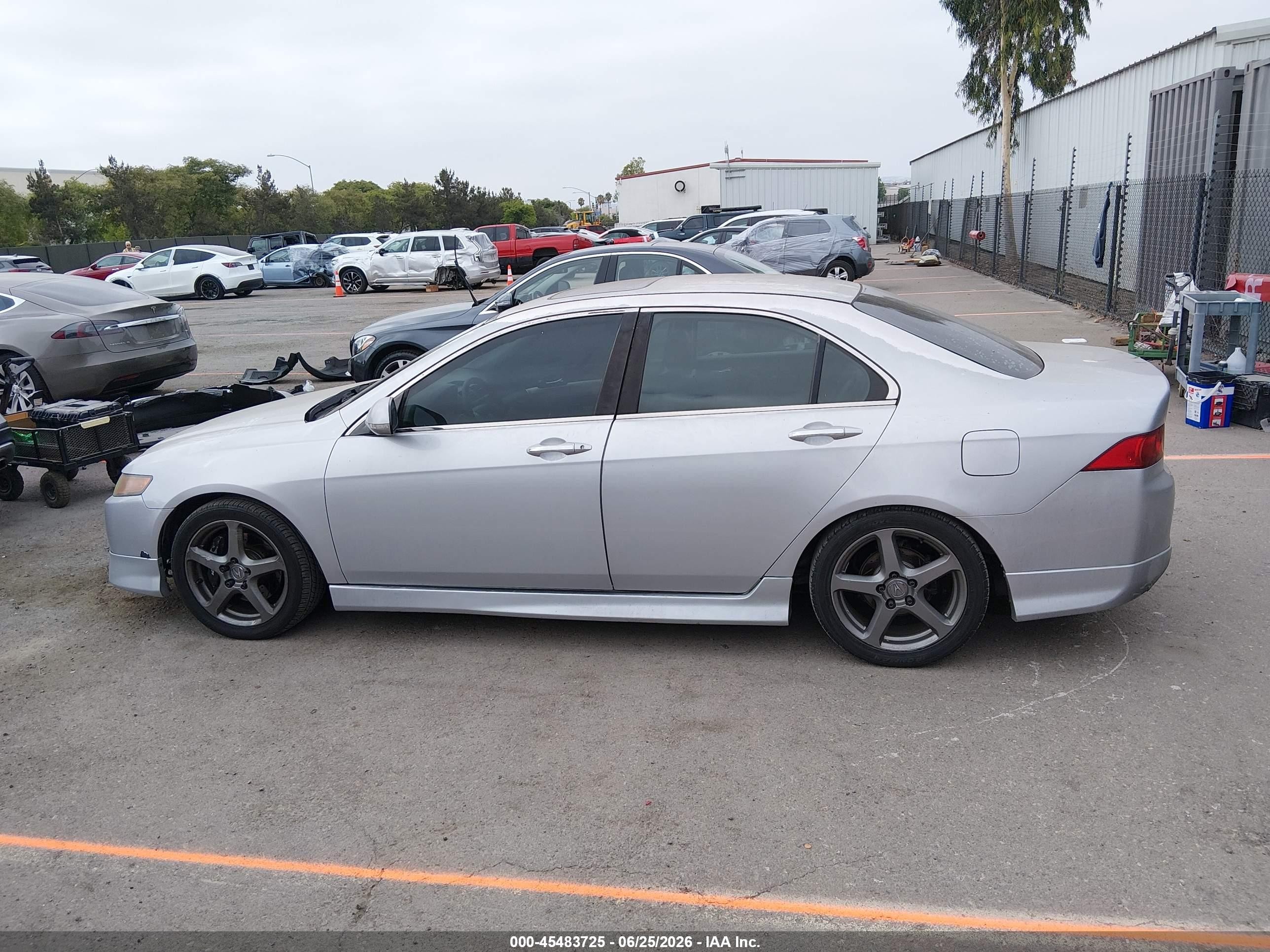 2004 Acura Tsx   Silver vin: JH4CL95884C027716