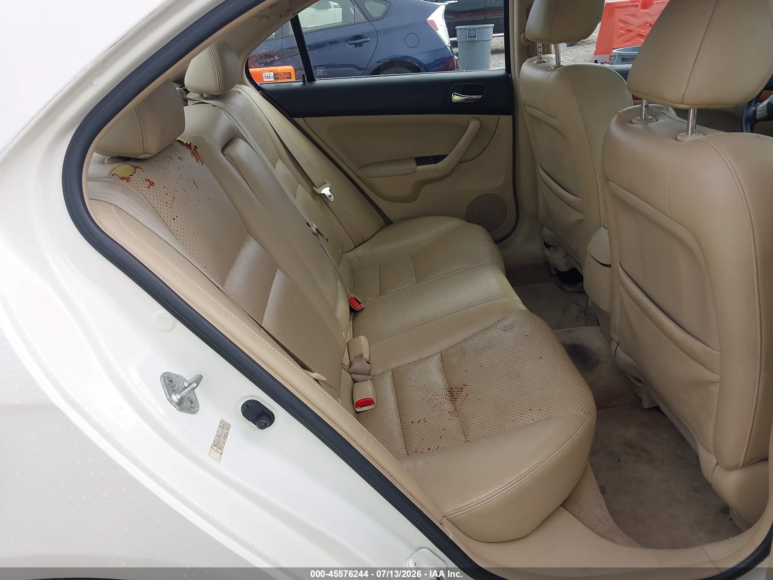 2004 Acura Tsx   White vin: JH4CL95894C008771