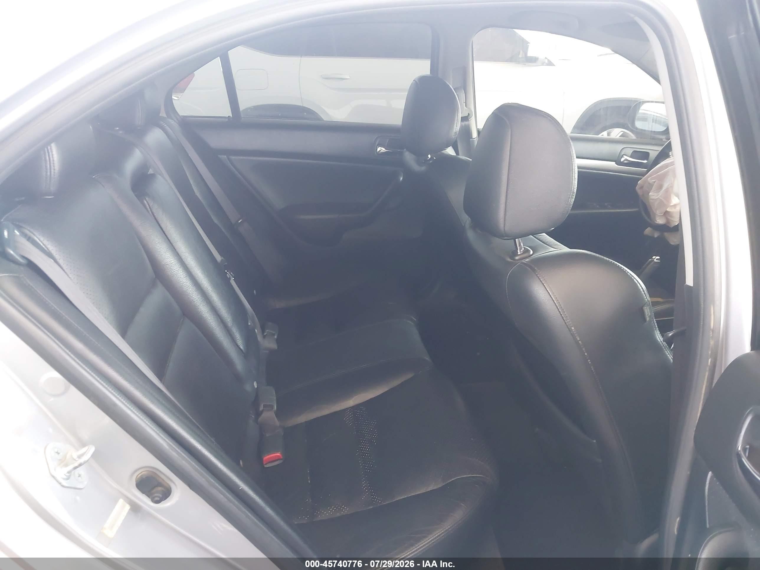 2005 Acura Tsx   Silver vin: JH4CL95975C025188