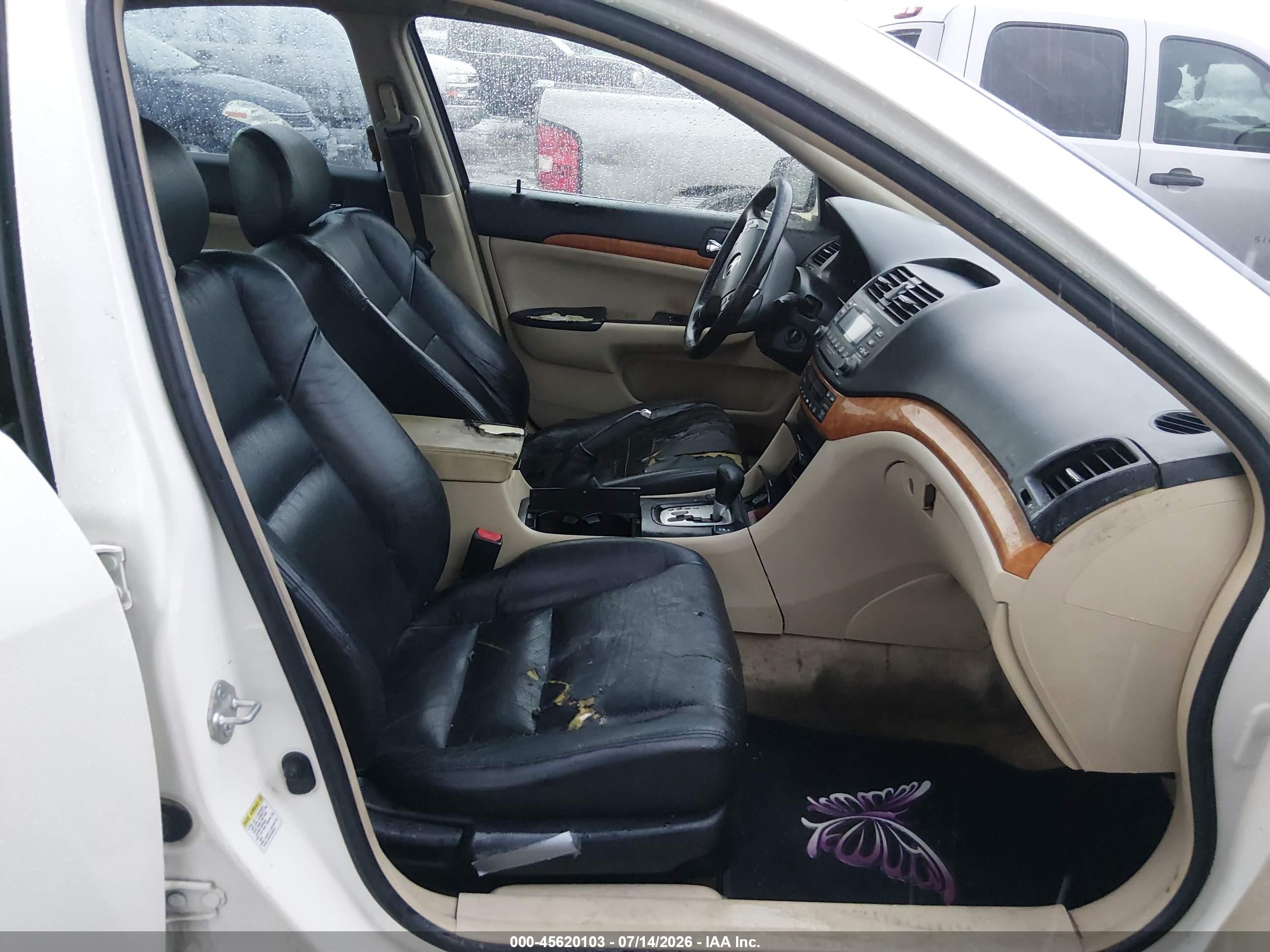 2005 Acura Tsx   White vin: JH4CL96825C020759