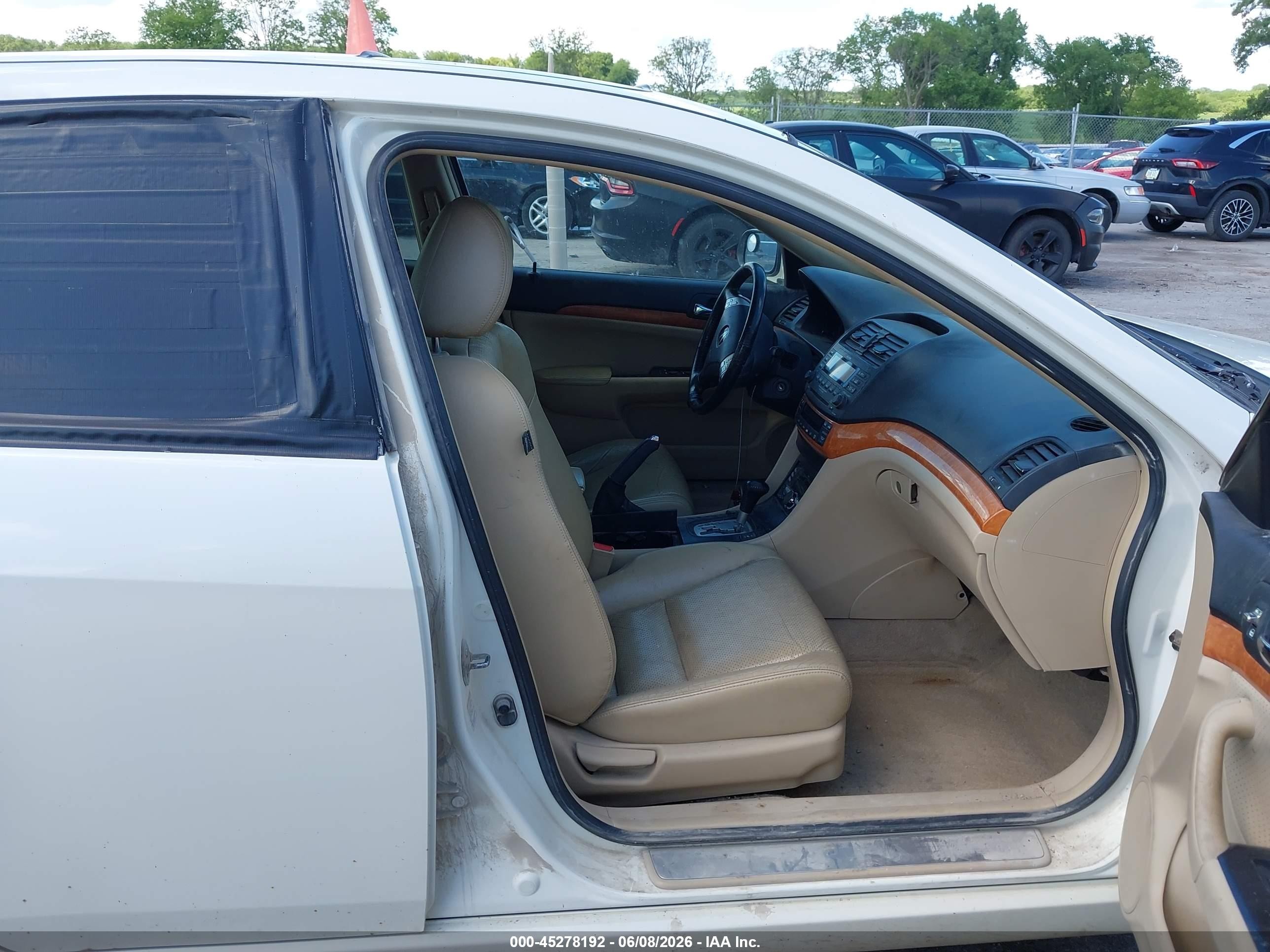 2004 Acura Tsx   White vin: JH4CL96834C043708