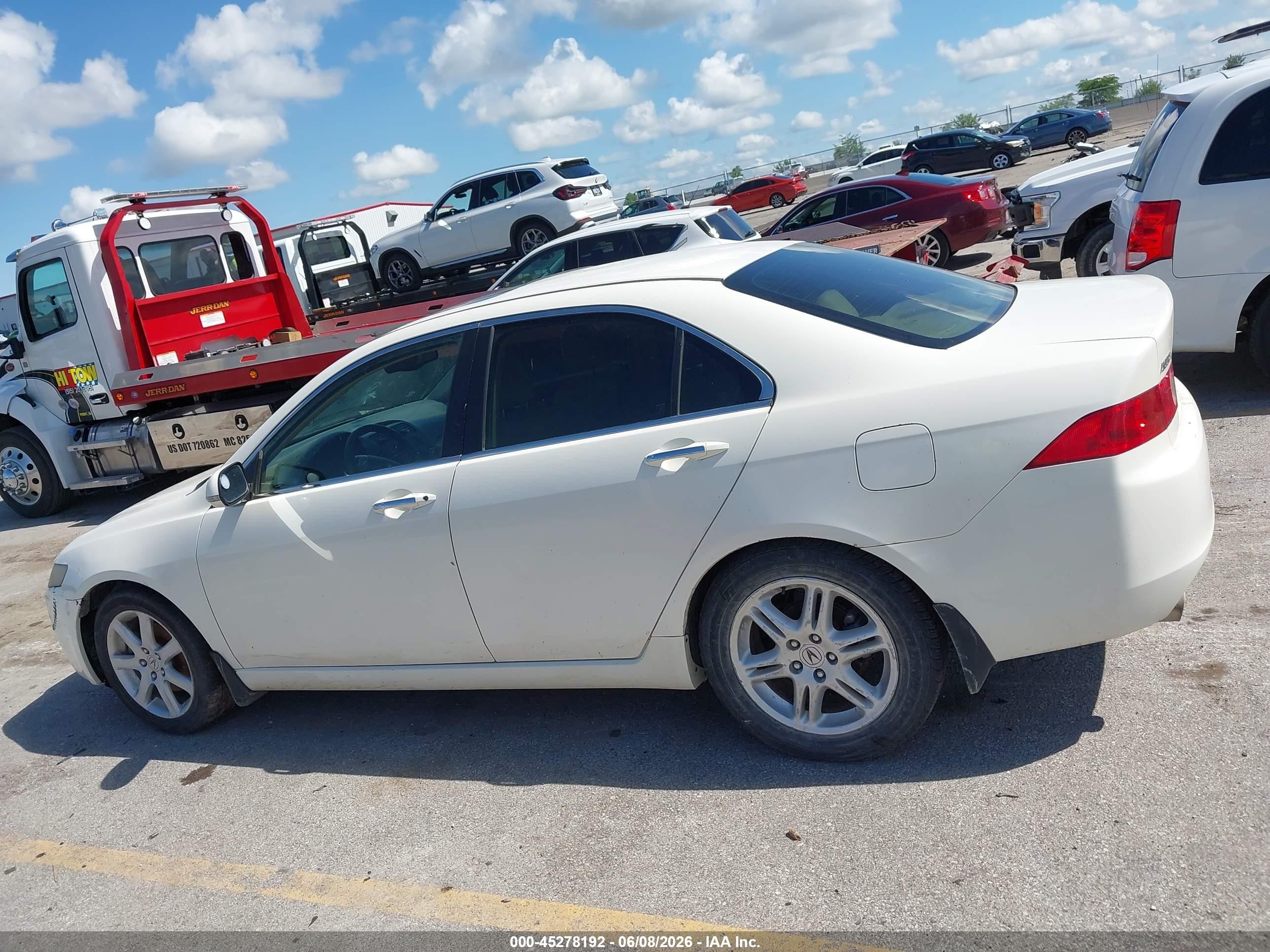2004 Acura Tsx   White vin: JH4CL96834C043708