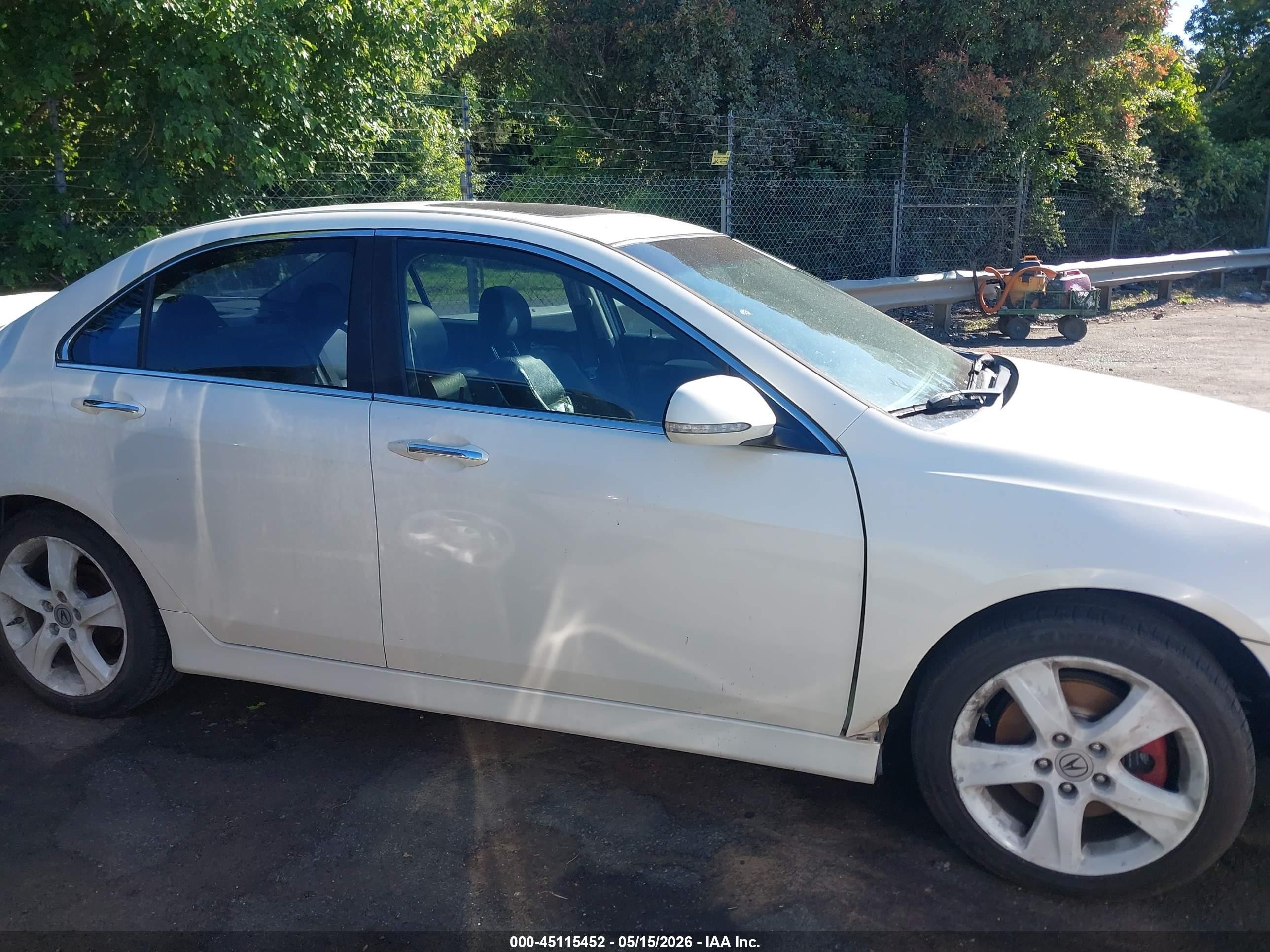 2008 Acura Tsx   White vin: JH4CL96838C001576