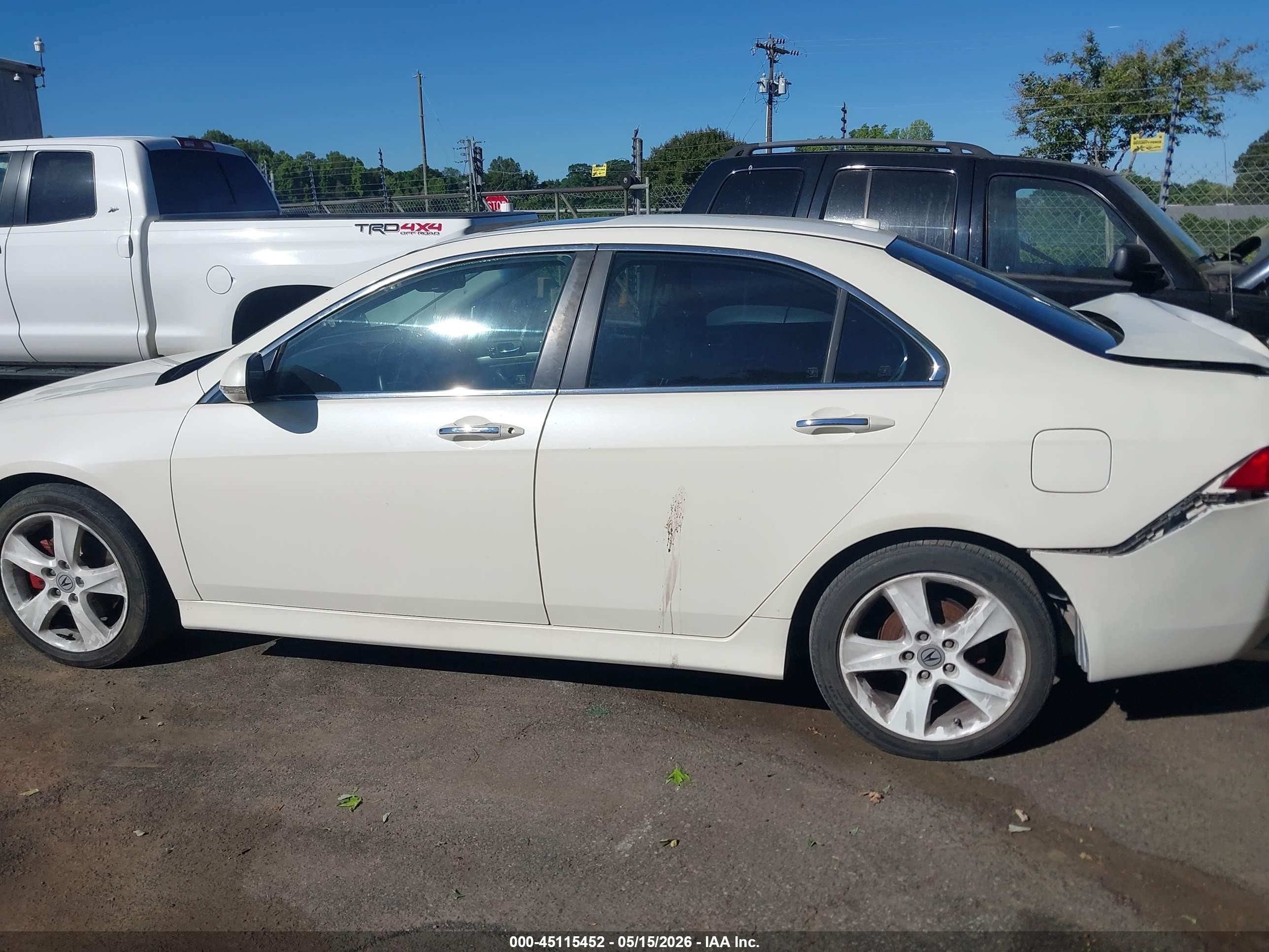 2008 Acura Tsx   White vin: JH4CL96838C001576
