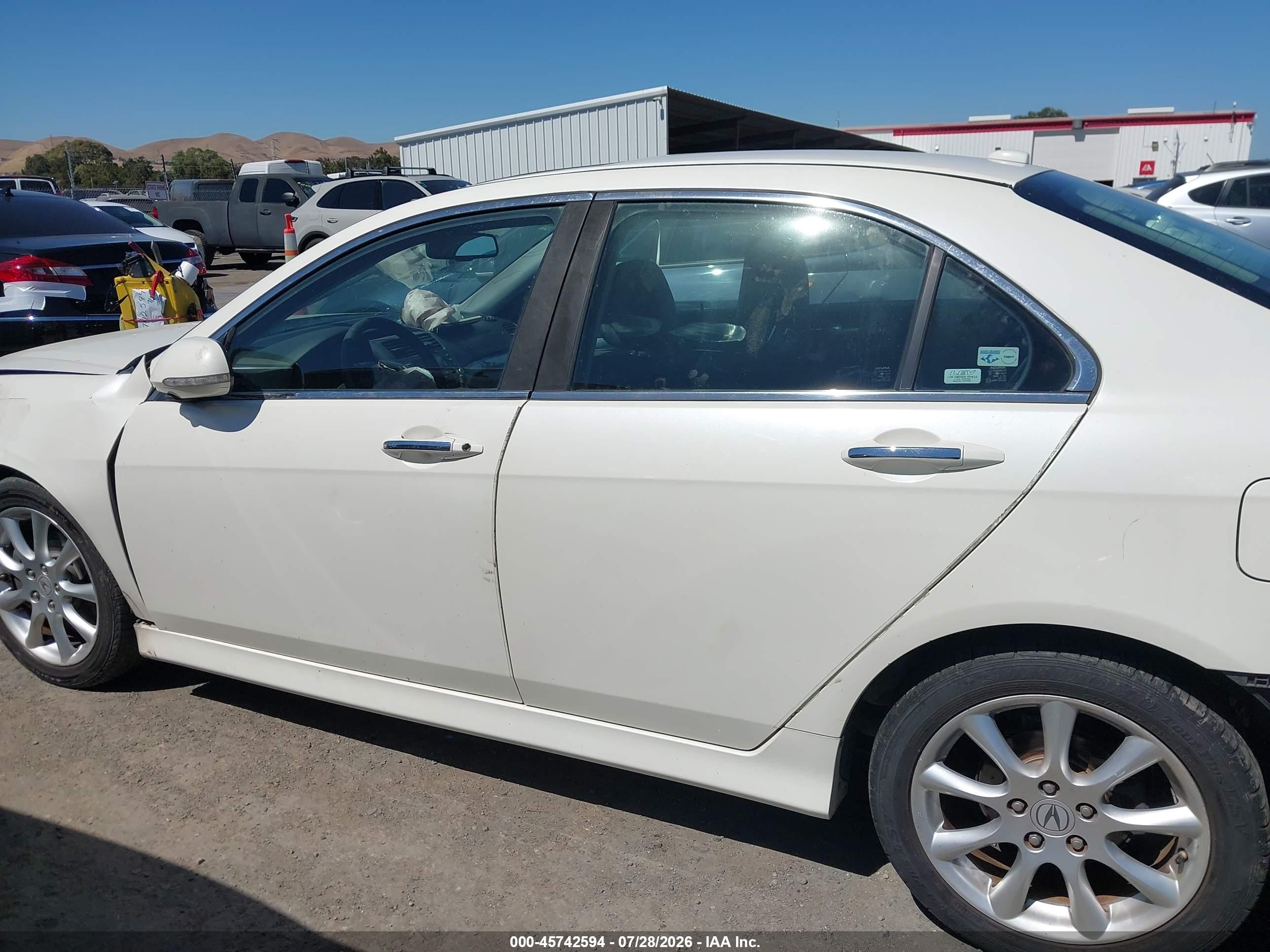 2008 Acura Tsx   White vin: JH4CL96878C017084