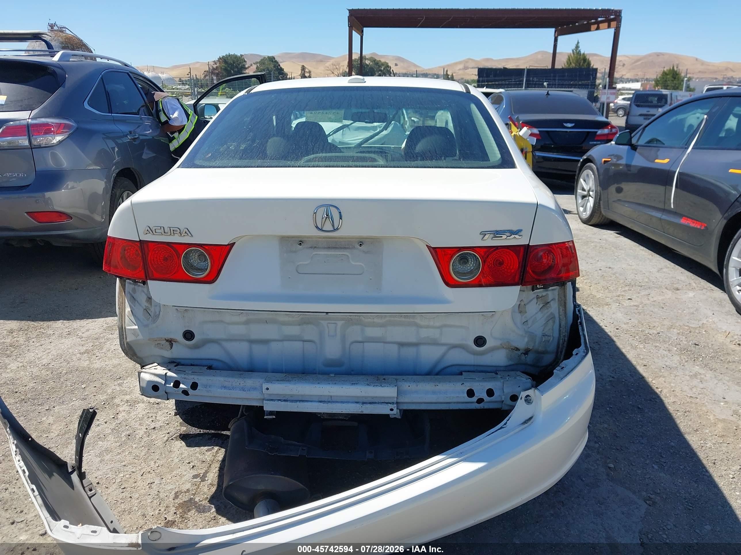 2008 Acura Tsx   White vin: JH4CL96878C017084