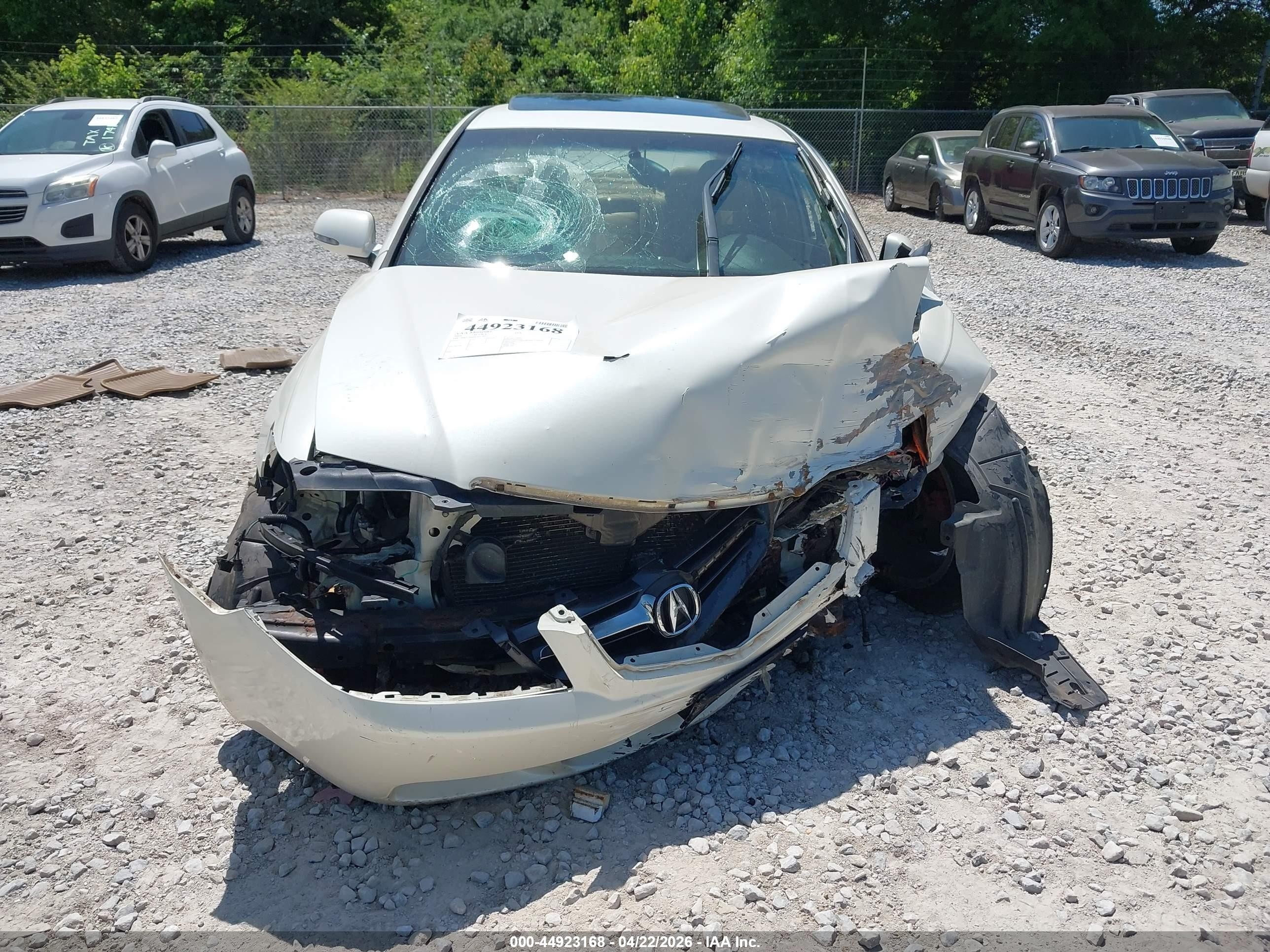 2004 Acura Tsx   White vin: JH4CL96884C022207
