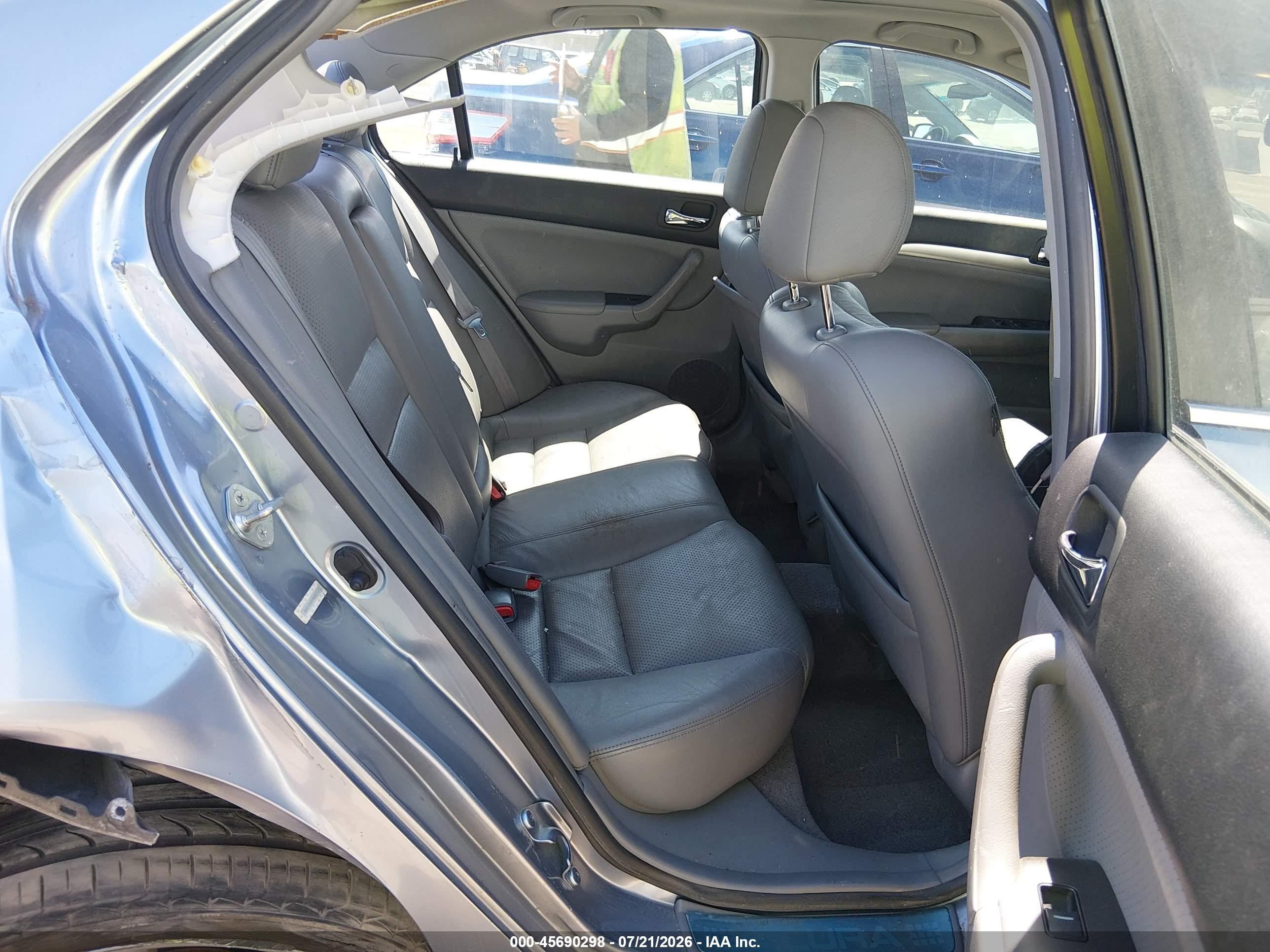 2004 Acura Tsx   Light Blue vin: JH4CL96884C027231