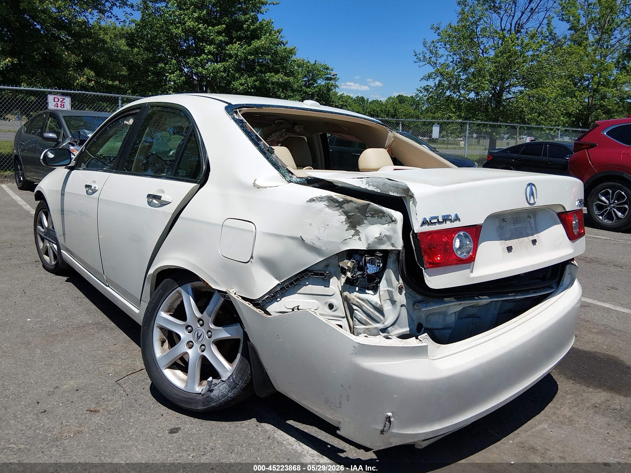 2005 Acura Tsx   White vin: JH4CL96885C027215