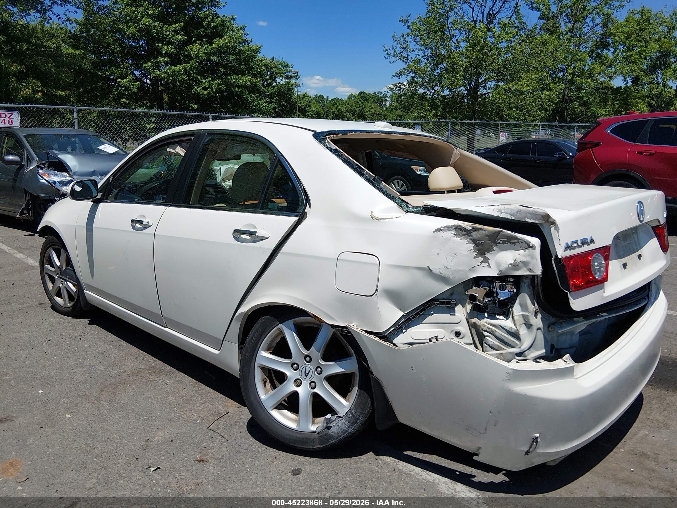 2005 Acura Tsx   White vin: JH4CL96885C027215