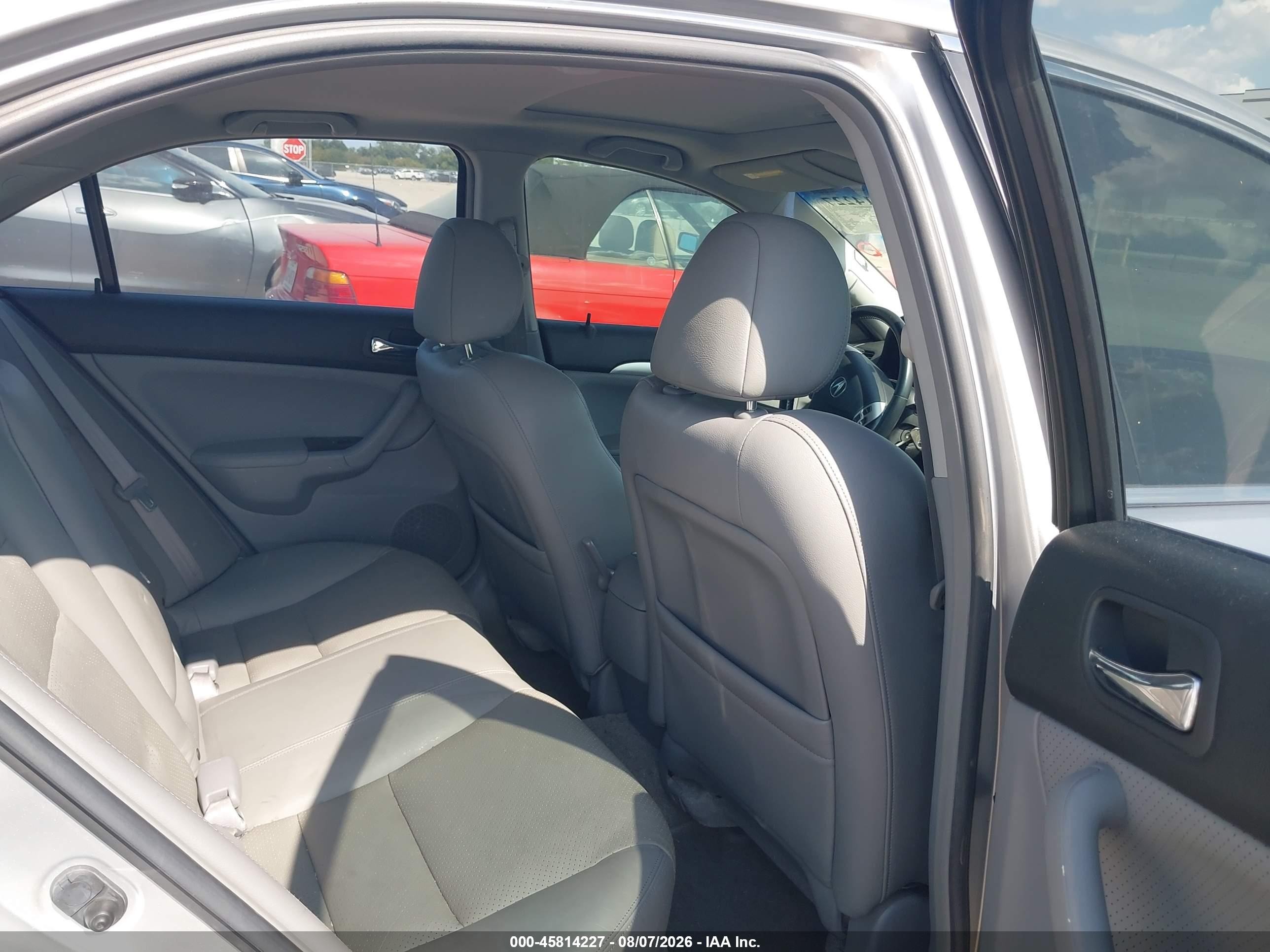 2008 Acura Tsx   Silver vin: JH4CL96888C016381