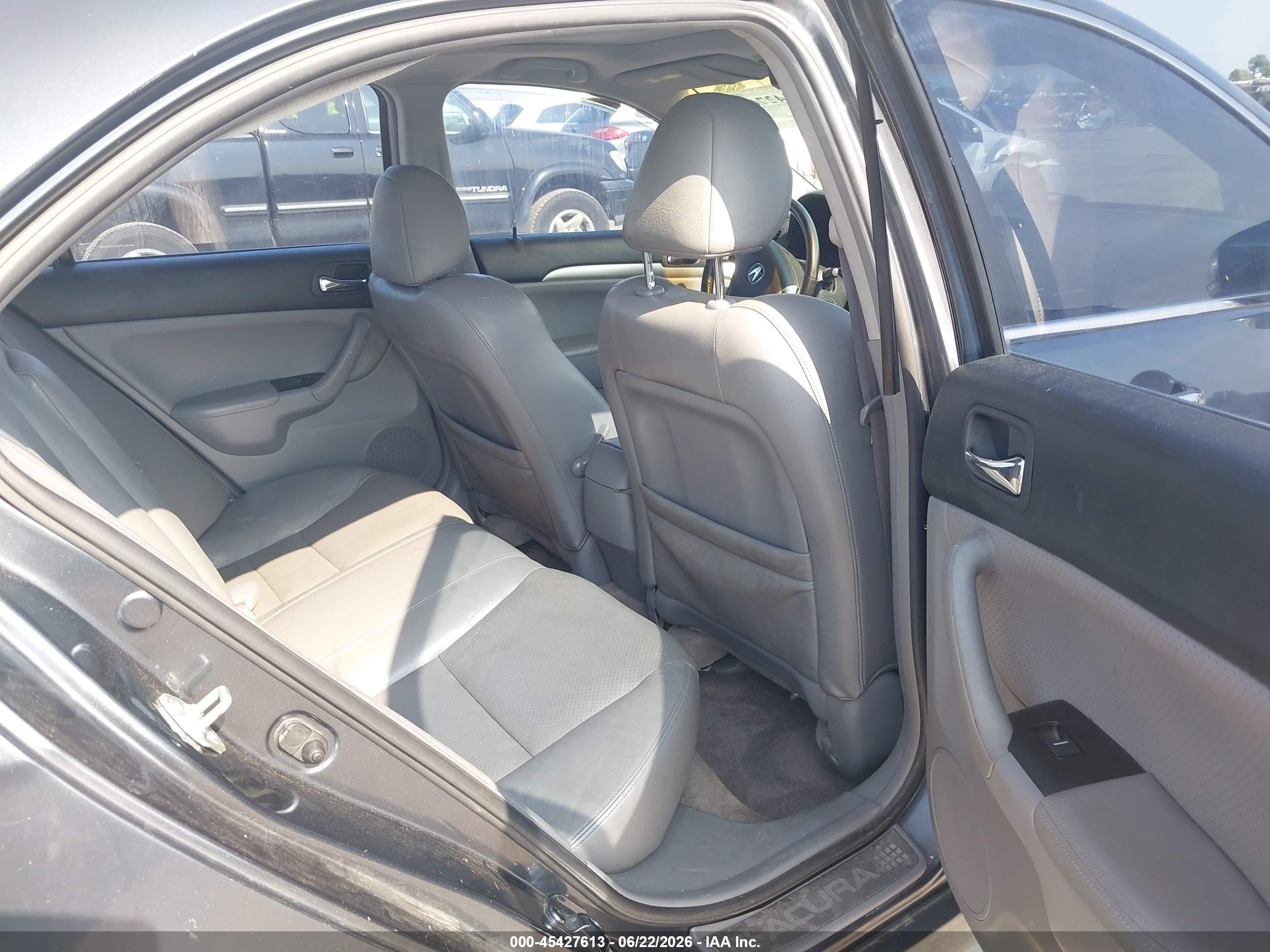2005 Acura Tsx   Gray vin: JH4CL96895C008429