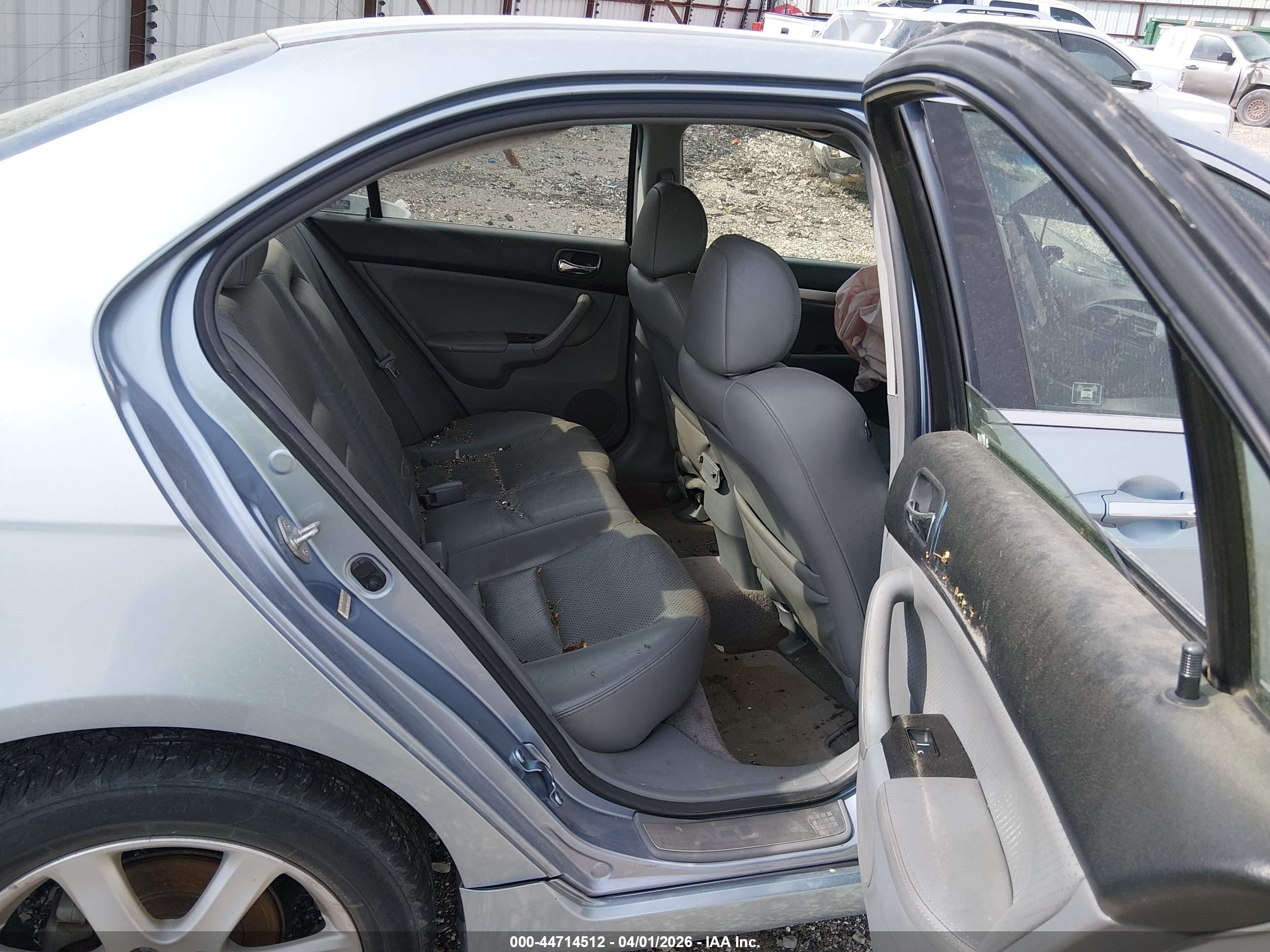 2004 Acura Tsx   Серебряный vin: JH4CL968X4C043916