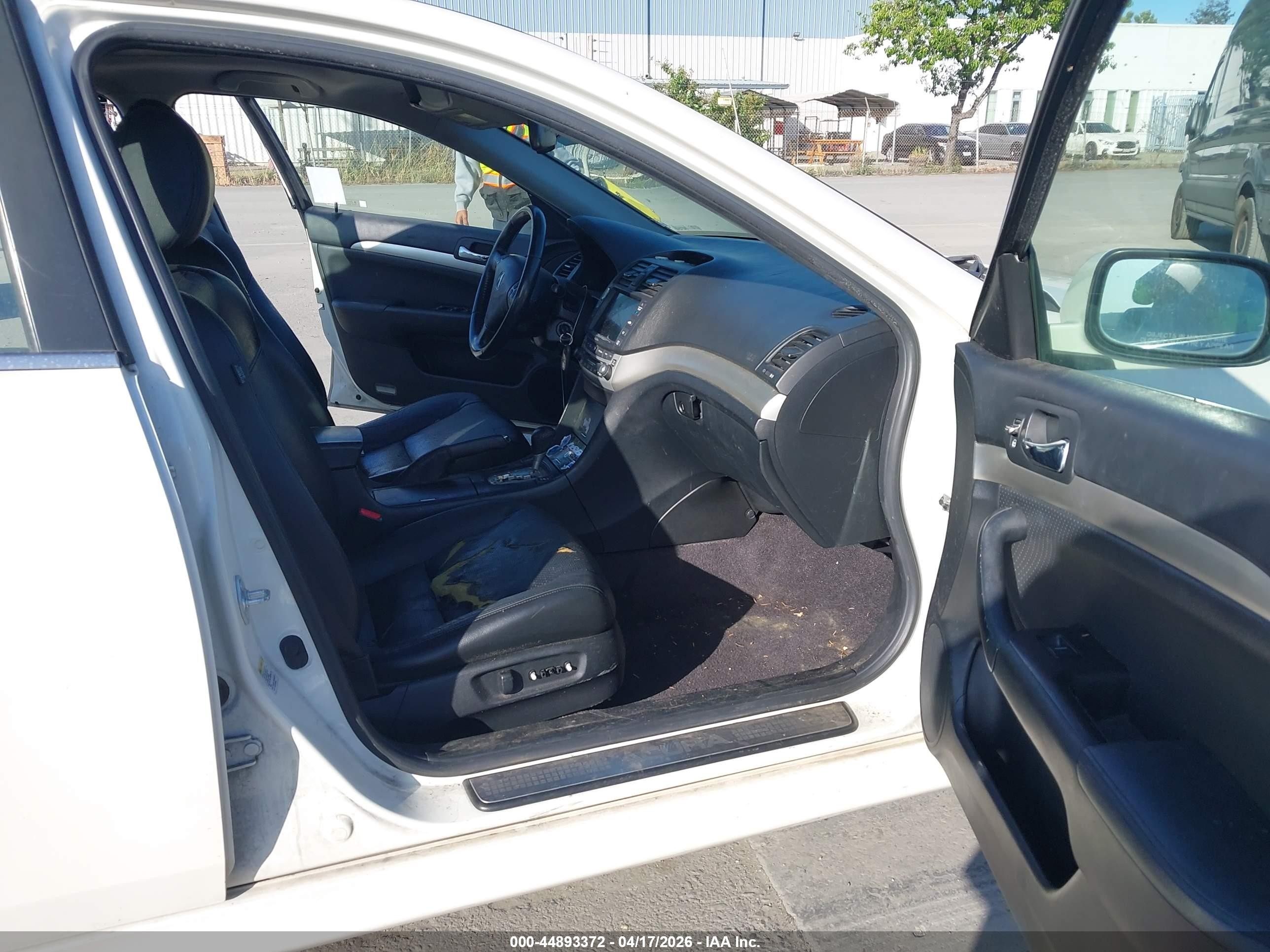 2007 Acura Tsx   White vin: JH4CL96907C018276