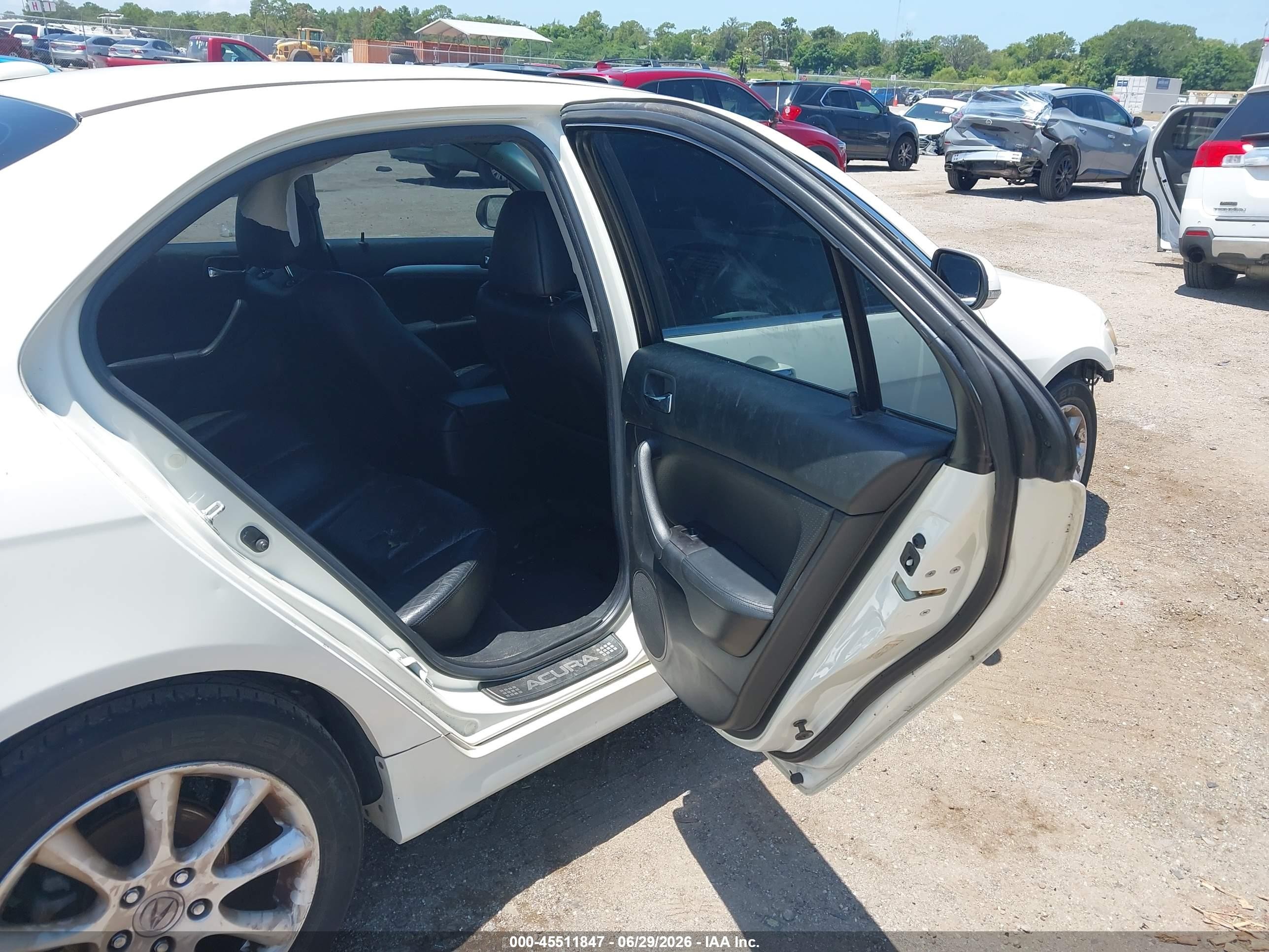 2006 Acura Tsx   White vin: JH4CL96926C015510