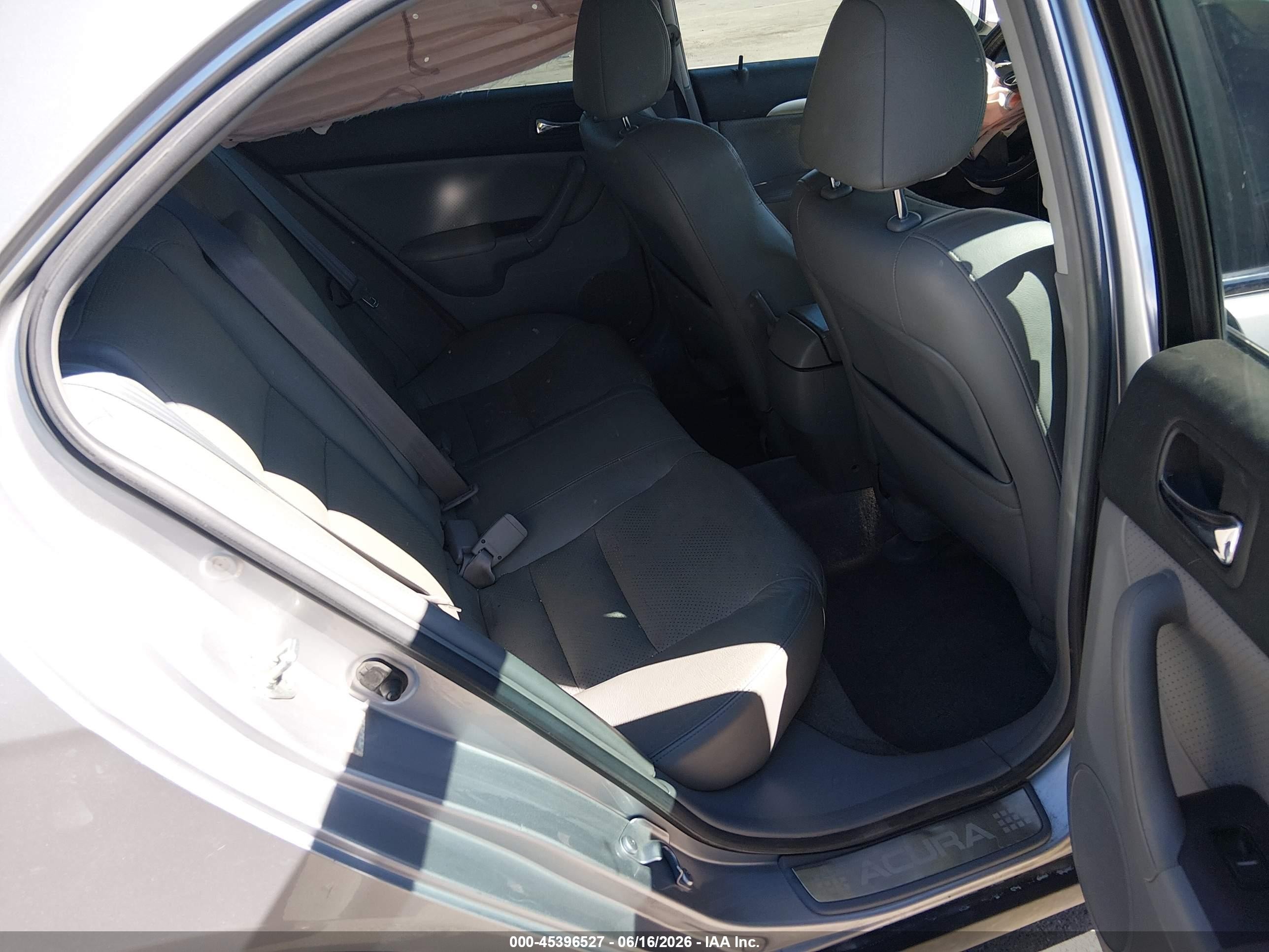 2005 Acura Tsx Base W/navigation (a5) Silver vin: JH4CL96955C018352