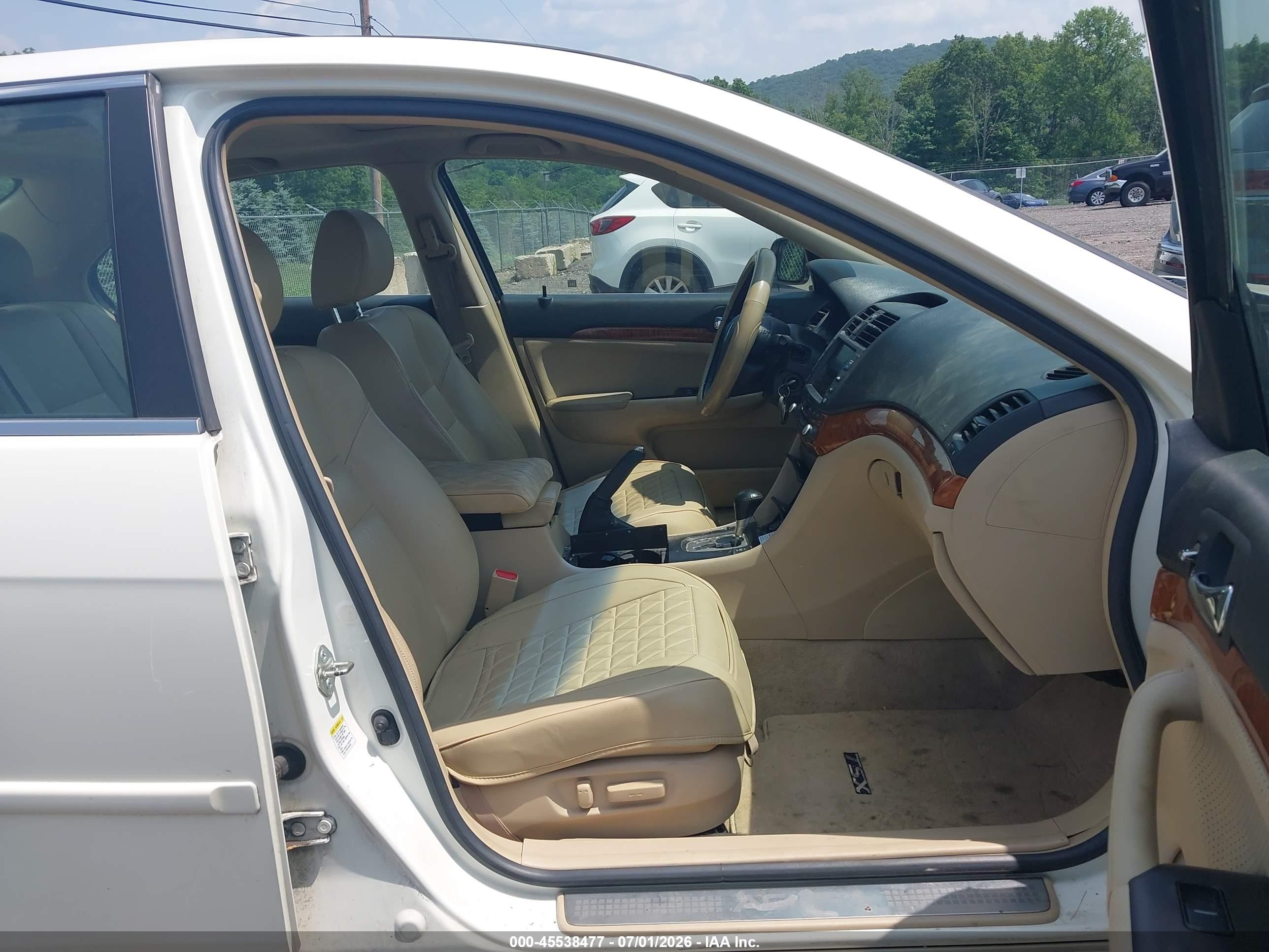 2008 Acura Tsx   White vin: JH4CL96998C009125