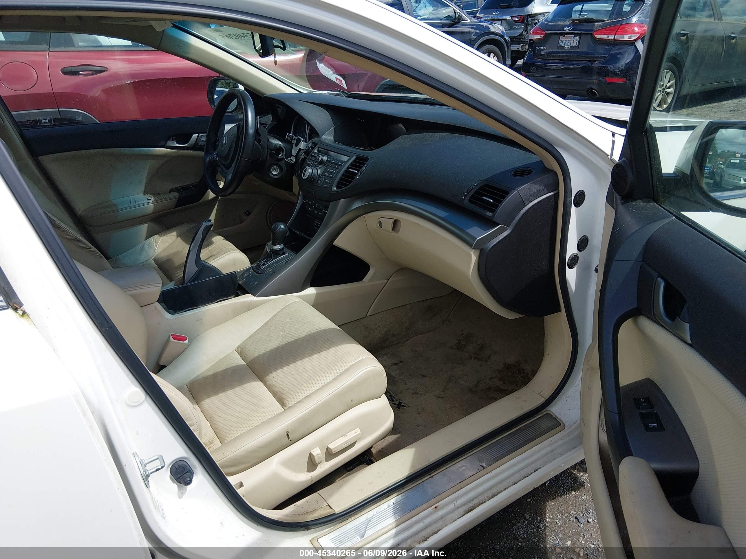 2009 Acura Tsx   White vin: JH4CU26609C008134