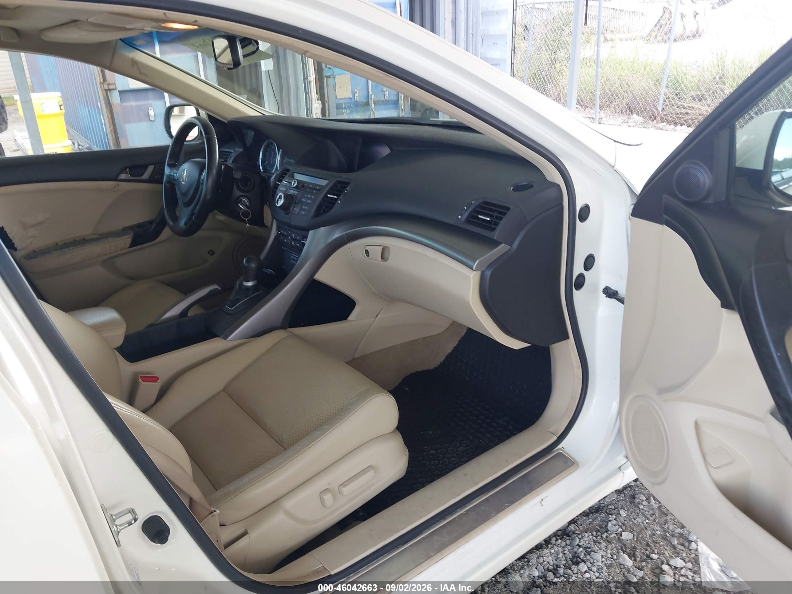 2009 Acura Tsx   White vin: JH4CU26609C028612