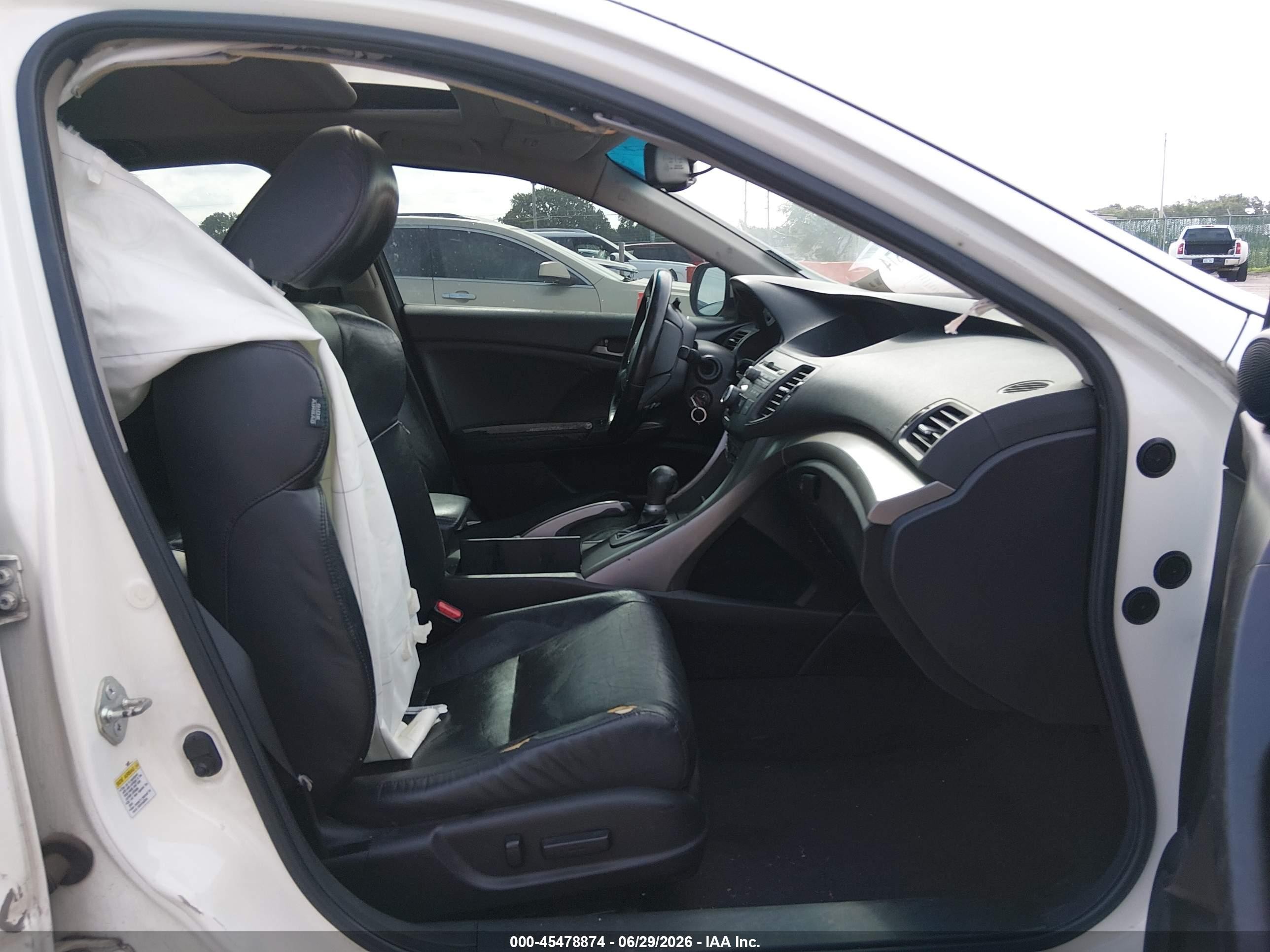2009 Acura Tsx   White vin: JH4CU26619C017666