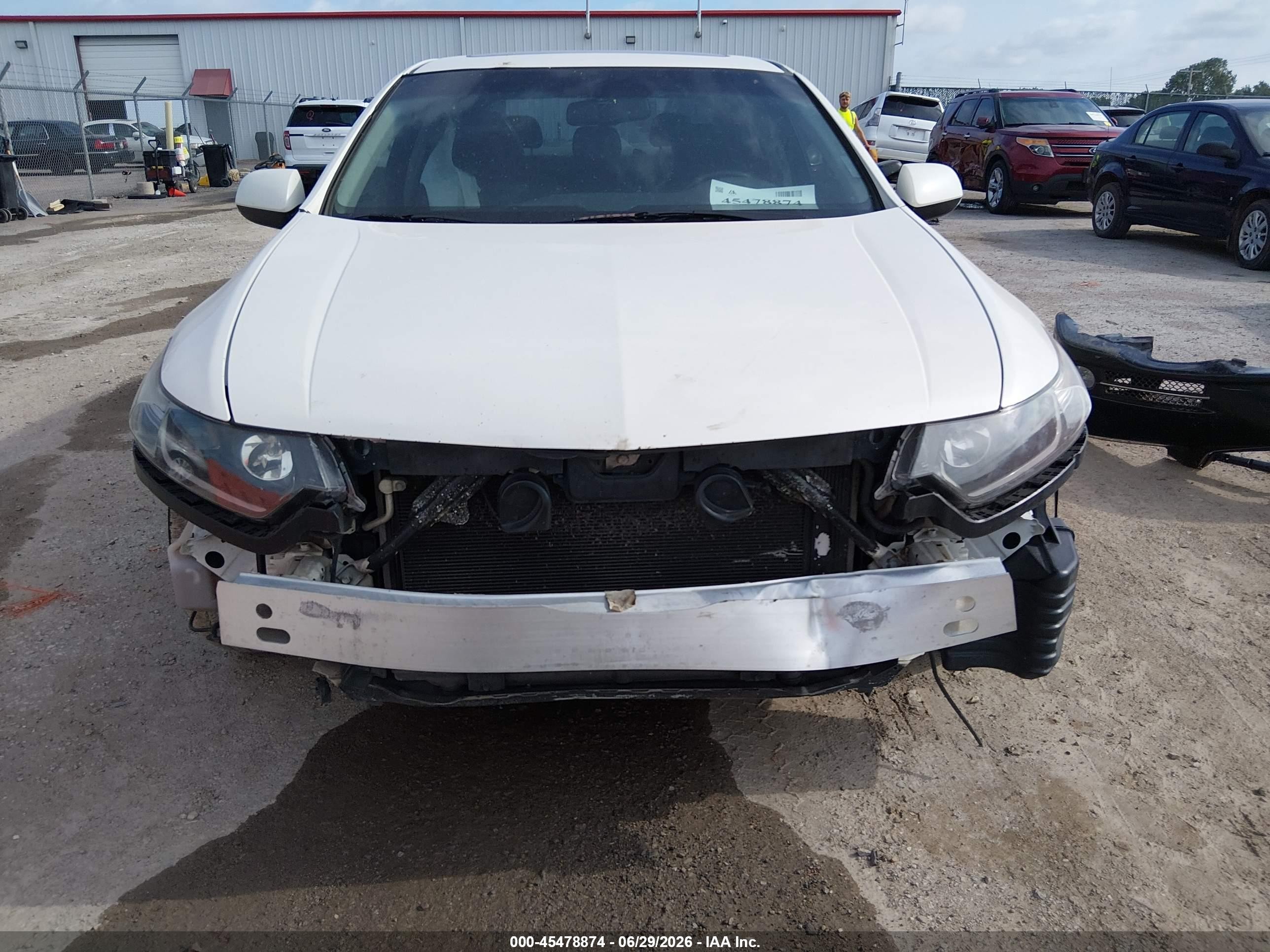 2009 Acura Tsx   White vin: JH4CU26619C017666
