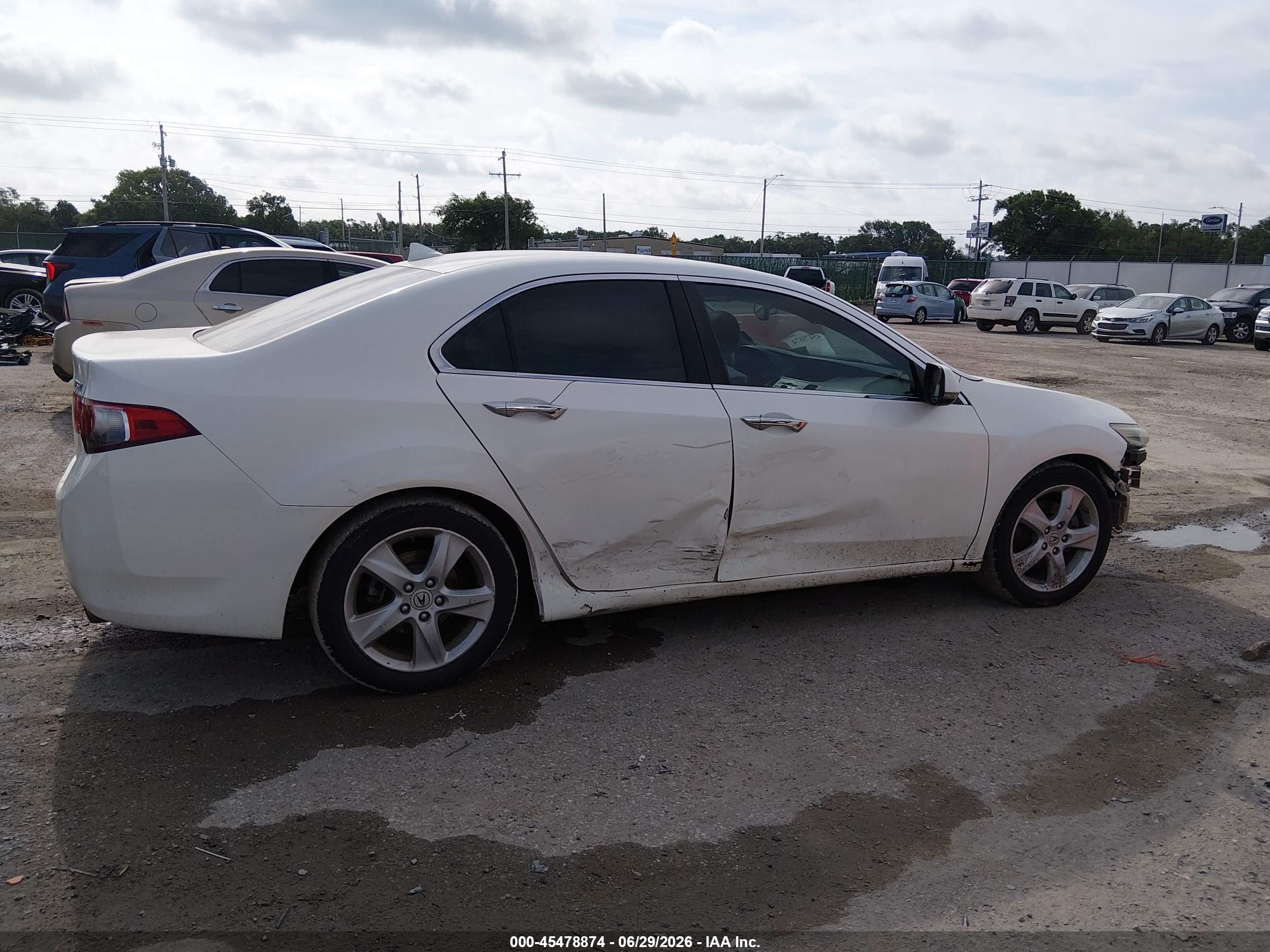 2009 Acura Tsx   White vin: JH4CU26619C017666