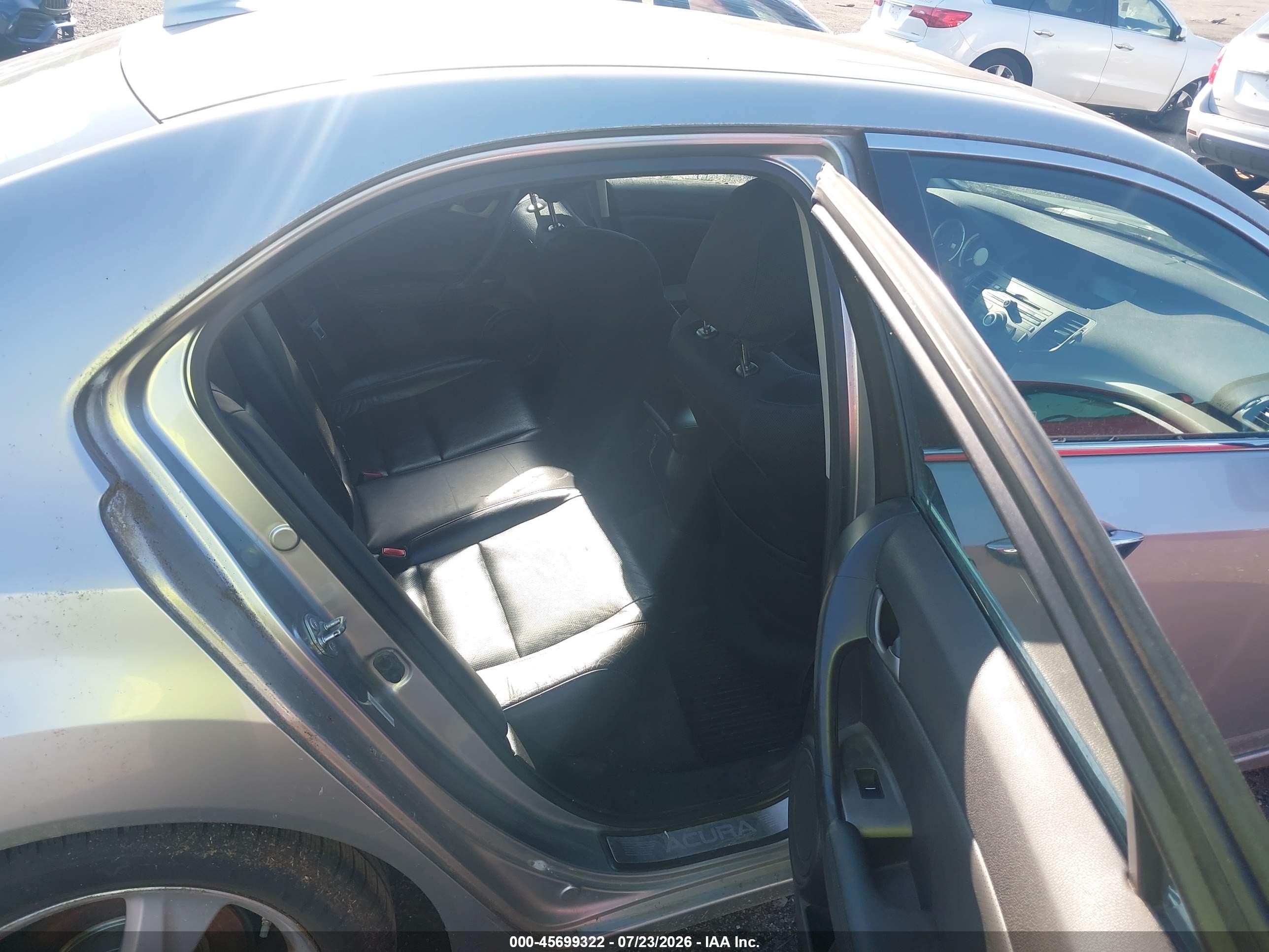 2009 Acura Tsx   Серебряный vin: JH4CU26629C005557