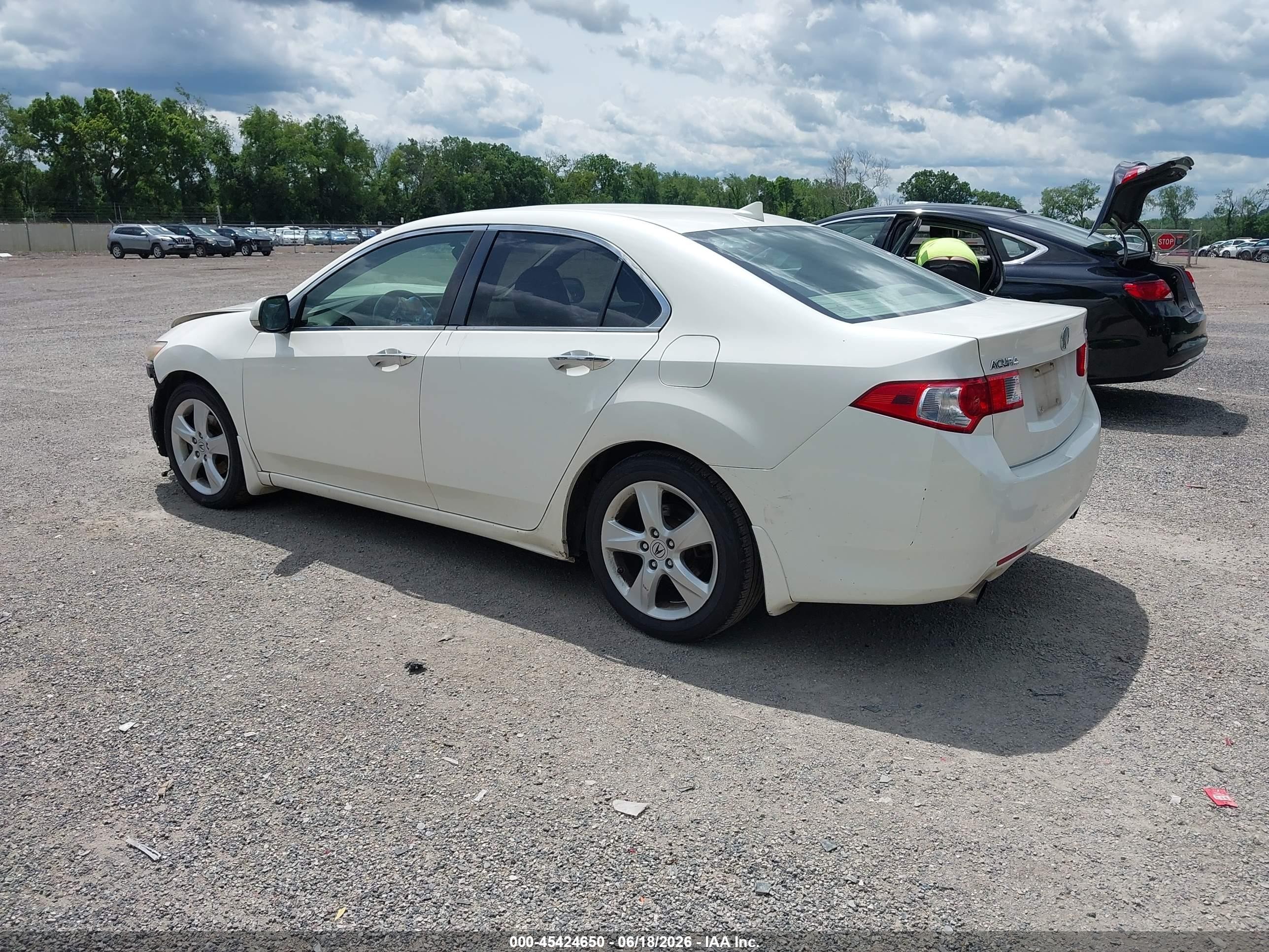 2009 Acura Tsx   White vin: JH4CU26629C027266