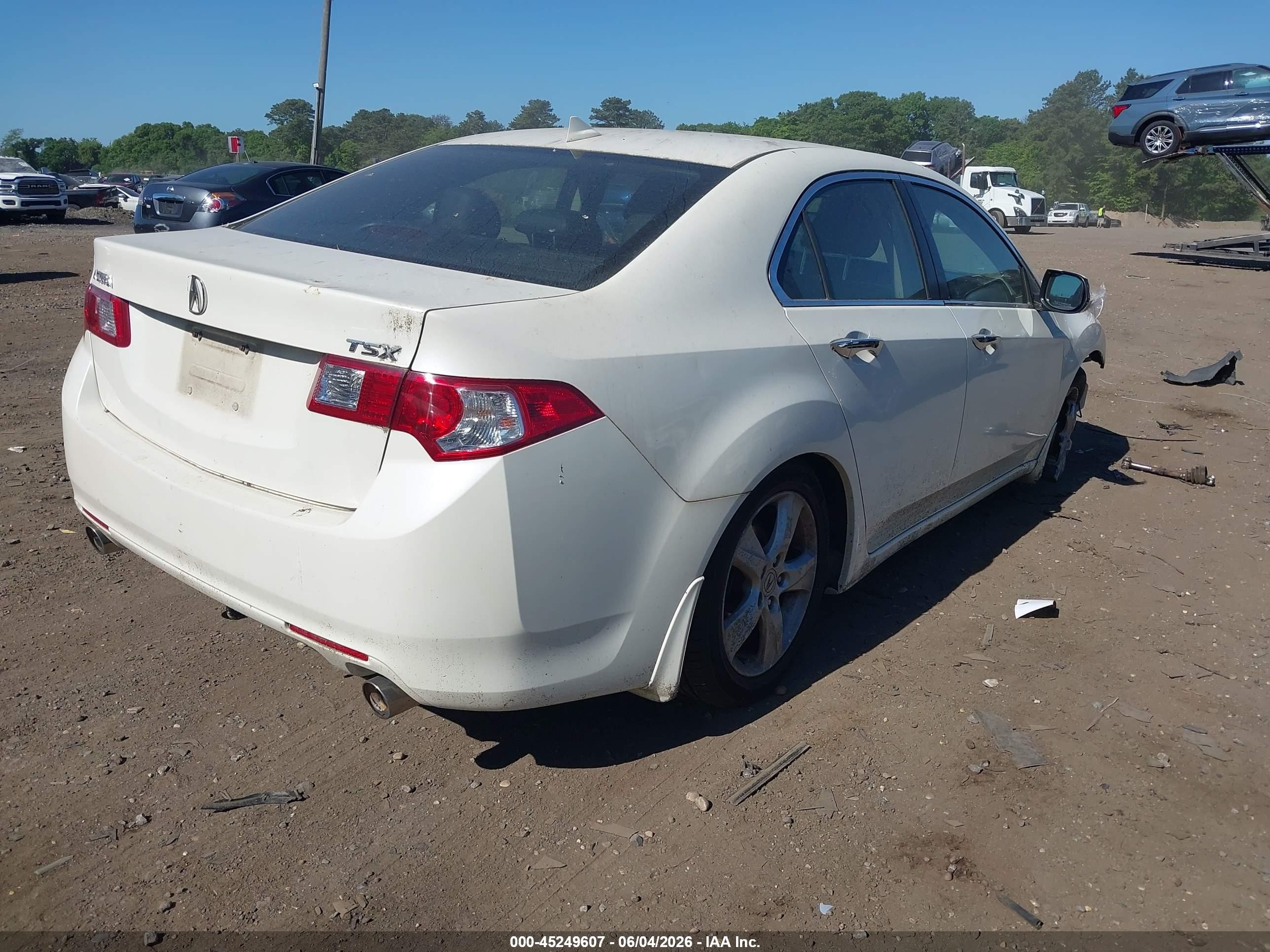 2009 Acura Tsx   White vin: JH4CU26639C035165