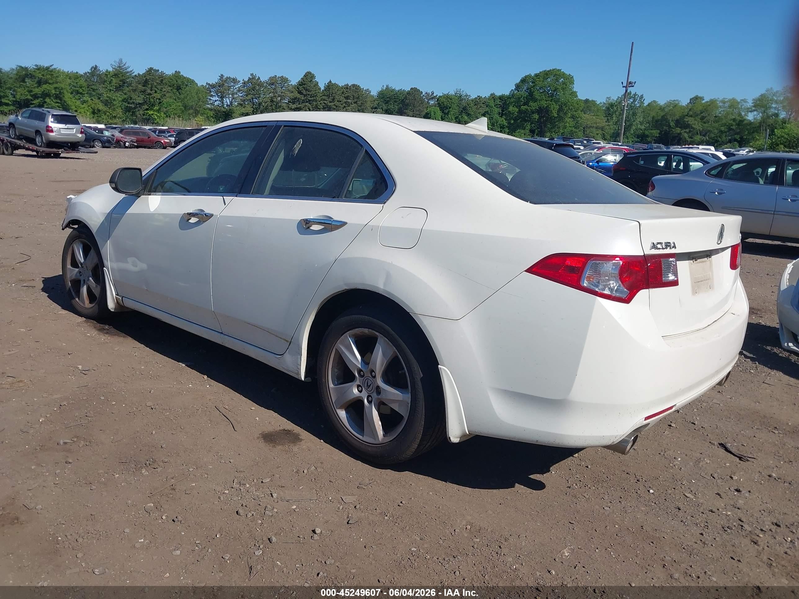 2009 Acura Tsx   White vin: JH4CU26639C035165
