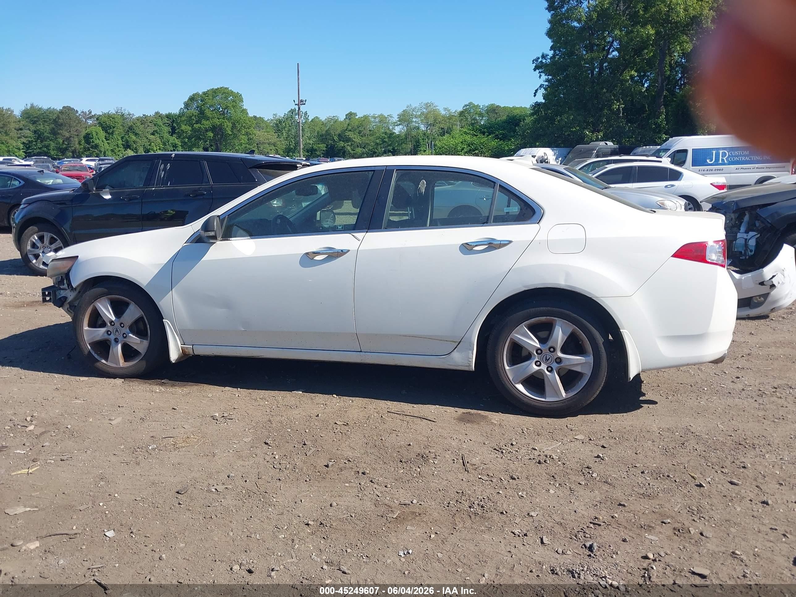 2009 Acura Tsx   White vin: JH4CU26639C035165