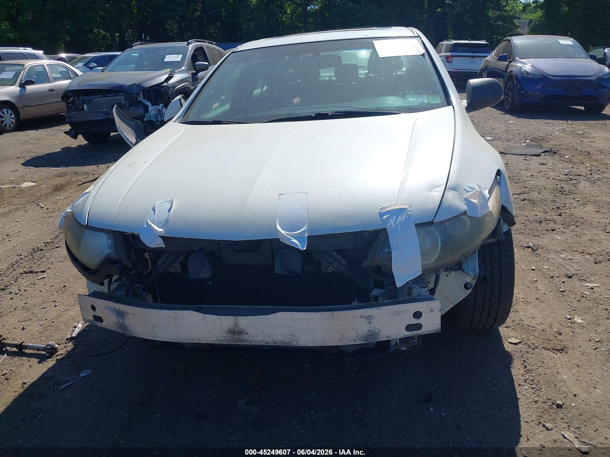 2009 Acura Tsx   White vin: JH4CU26639C035165