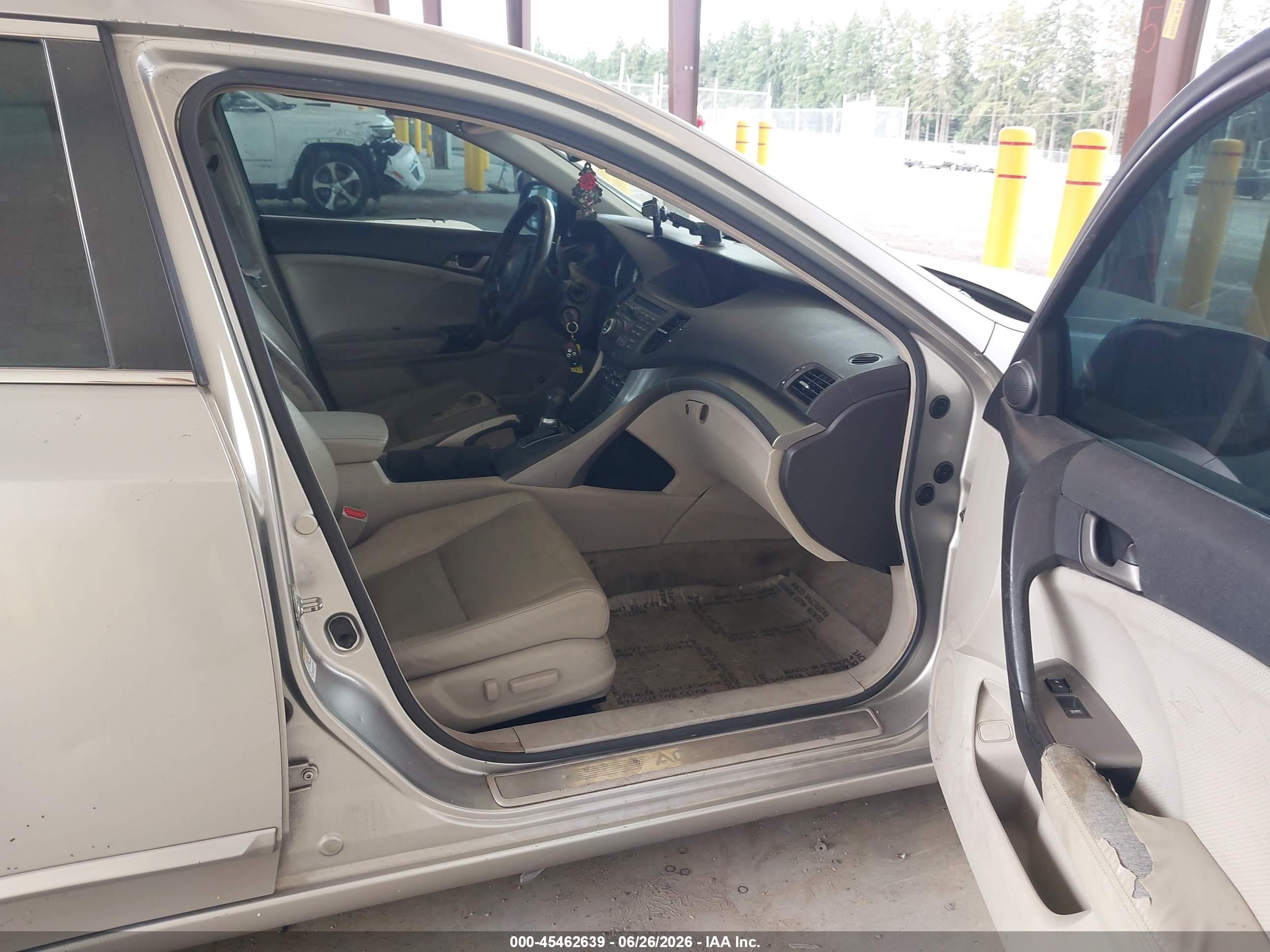 2009 Acura Tsx   White vin: JH4CU26649C006418