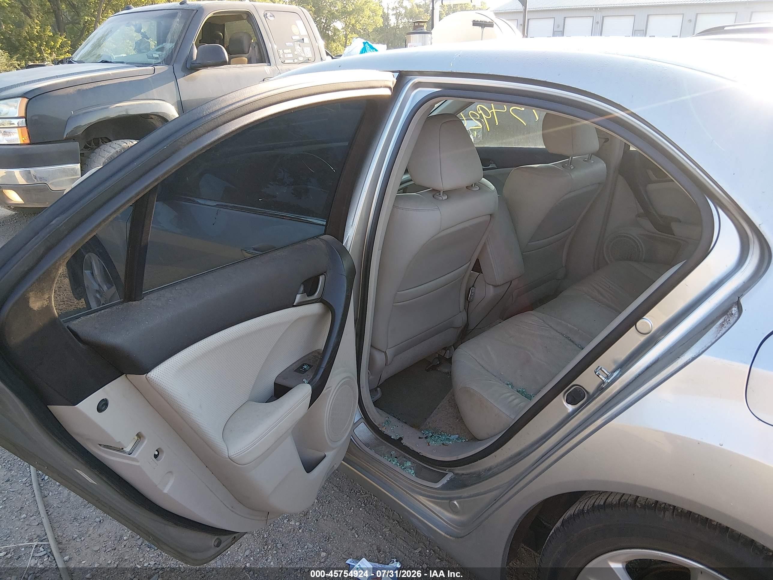 2009 Acura Tsx   Silver vin: JH4CU26659C014284