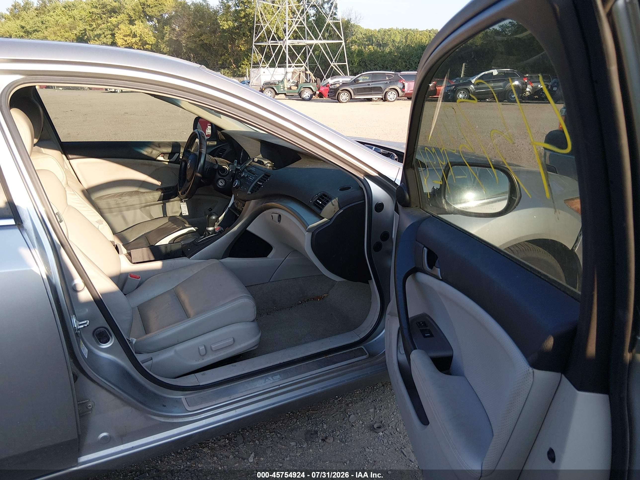 2009 Acura Tsx   Silver vin: JH4CU26659C014284
