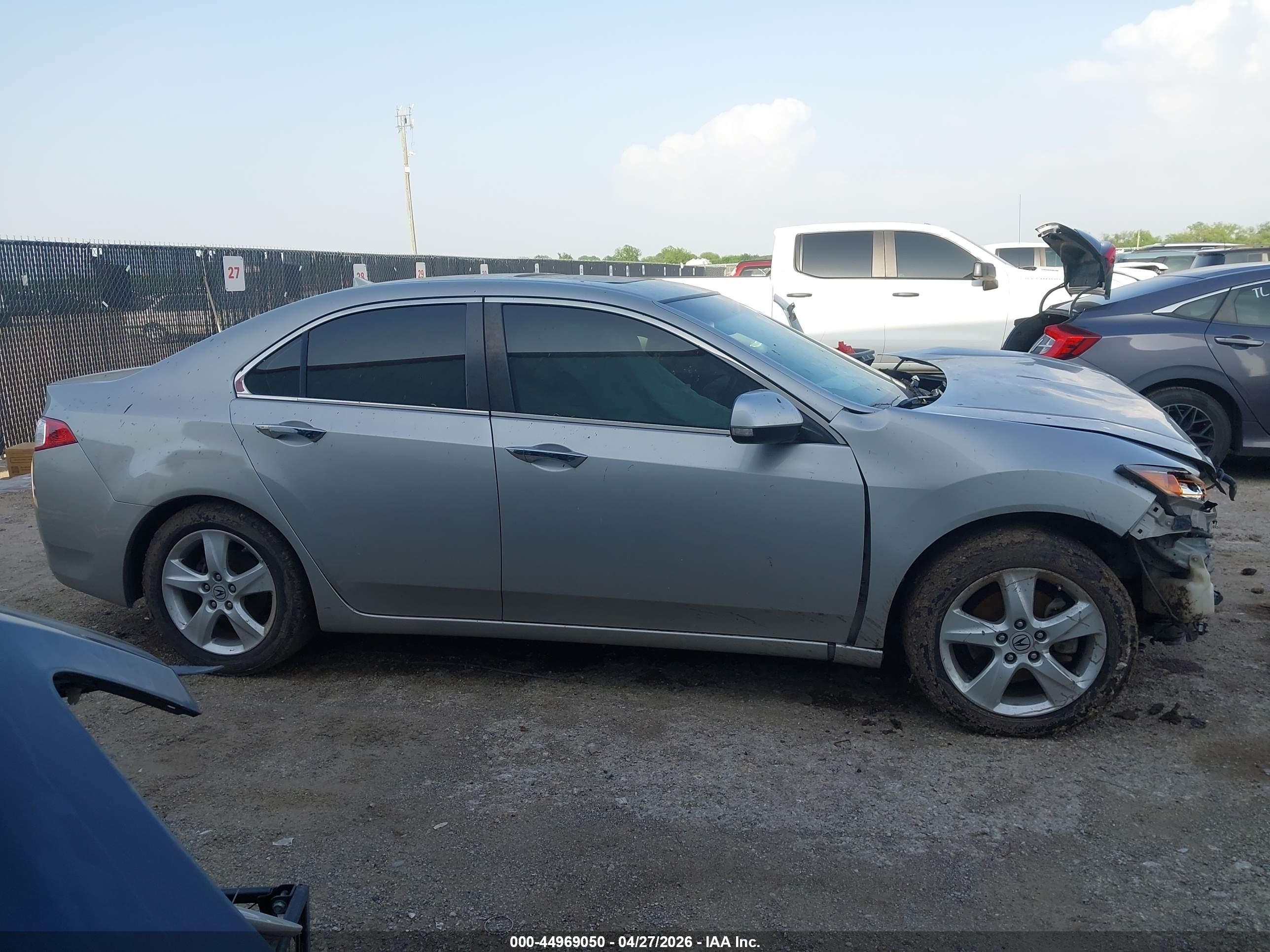 2009 Acura Tsx   Silver vin: JH4CU26659C033773