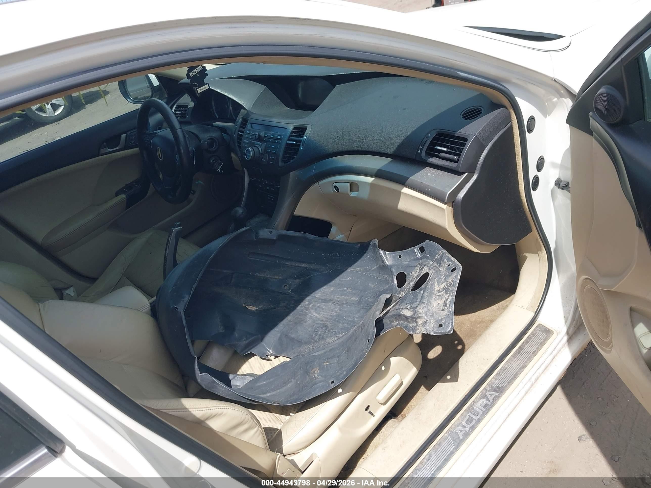 2009 Acura Tsx   White vin: JH4CU26669C006775