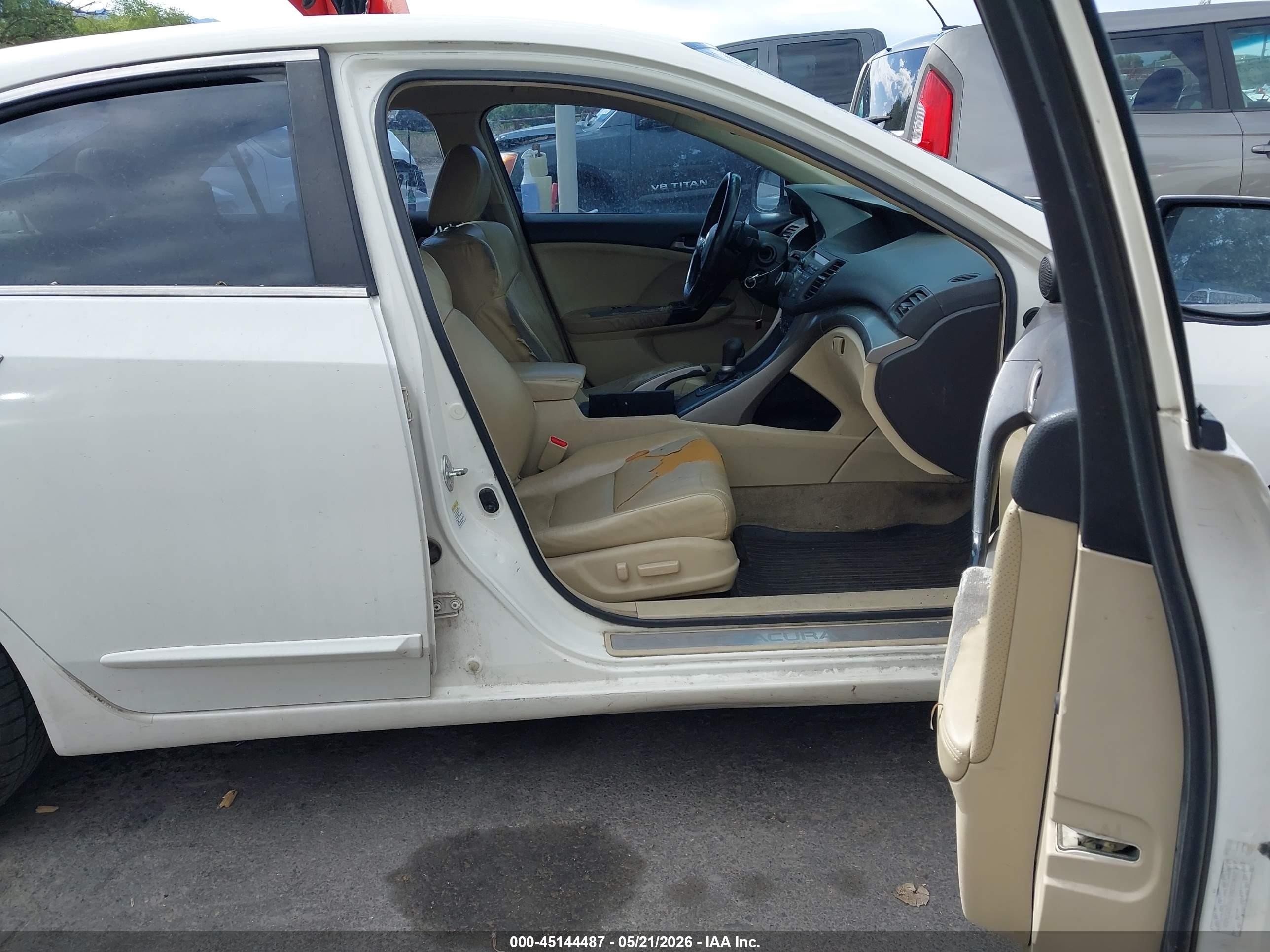 2009 Acura Tsx   White vin: JH4CU26679C001522