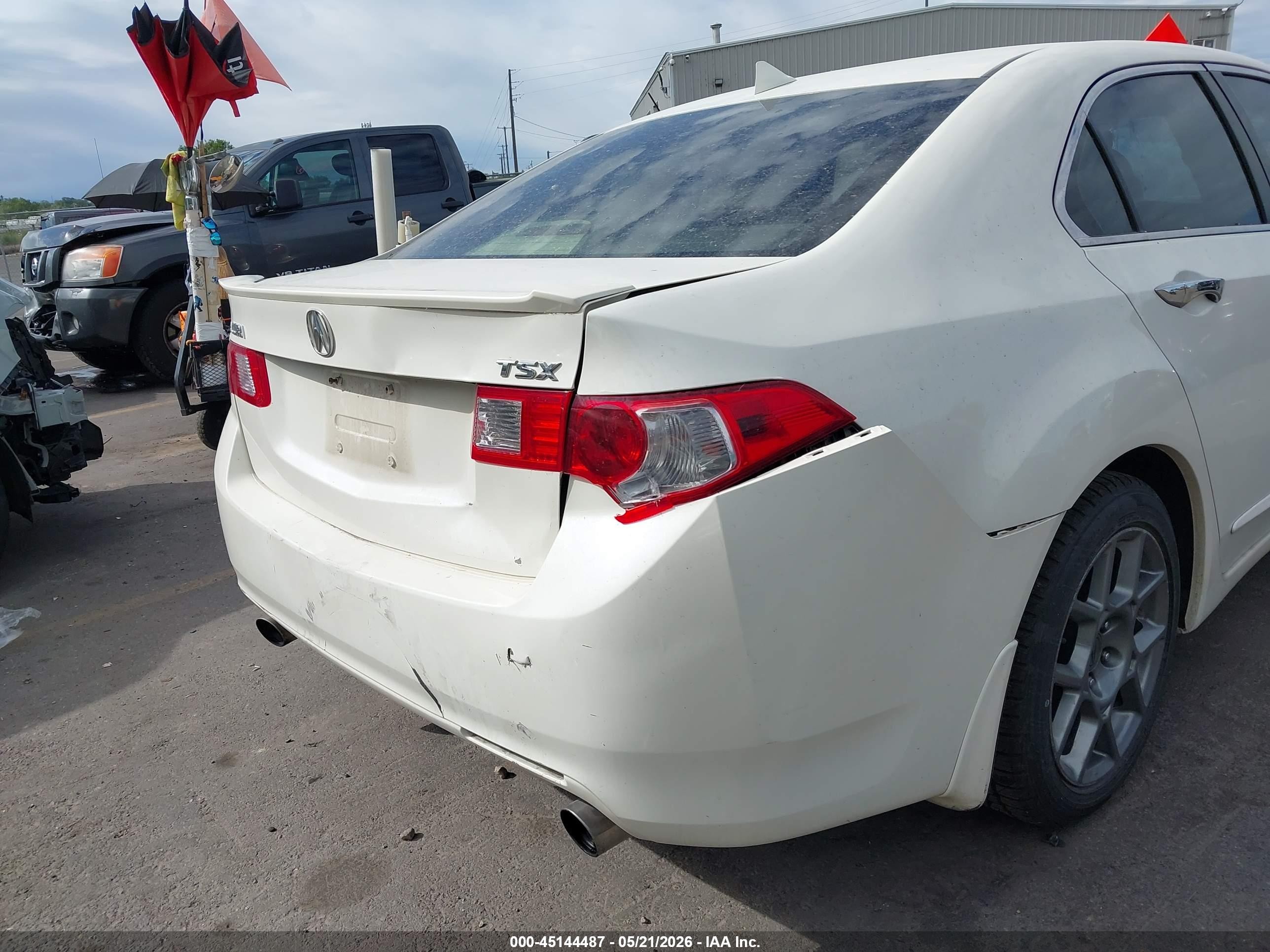 2009 Acura Tsx   White vin: JH4CU26679C001522