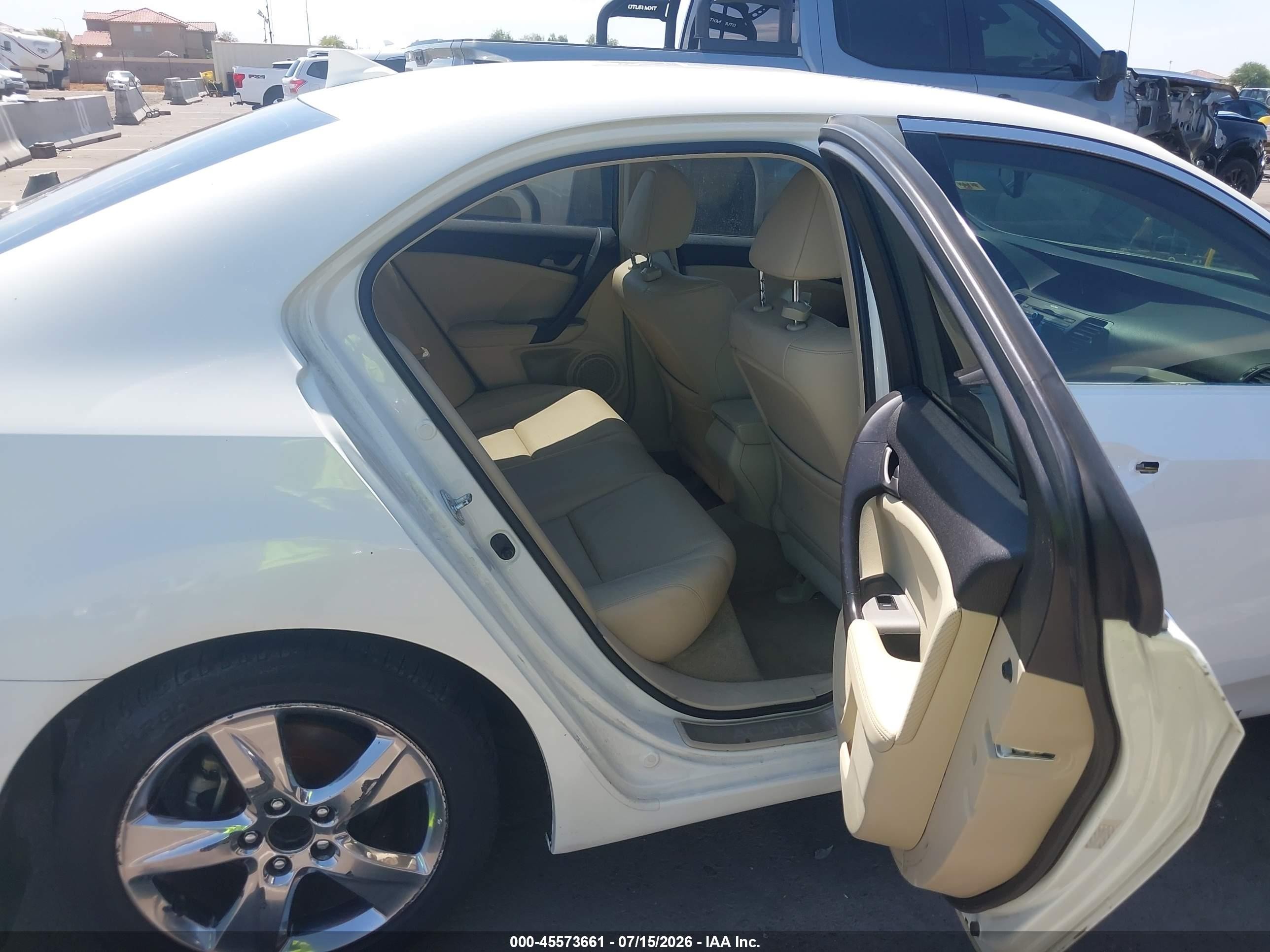 2009 Acura Tsx   White vin: JH4CU26679C028557