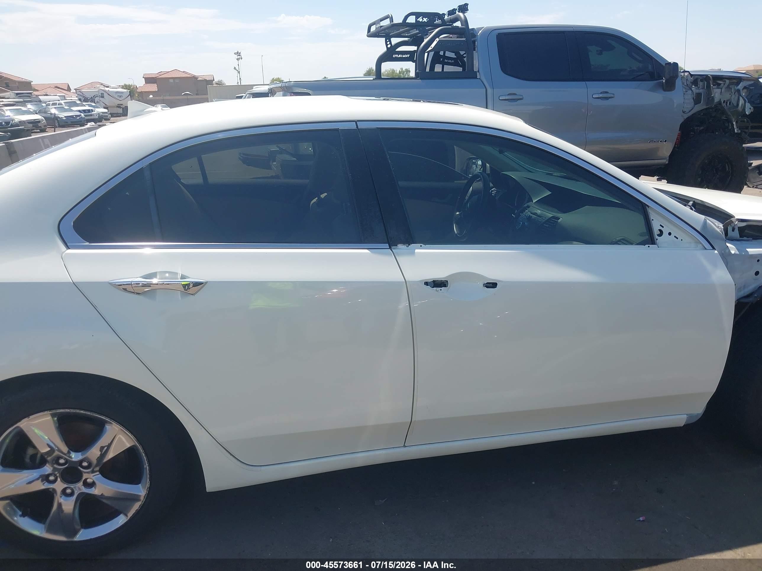 2009 Acura Tsx   White vin: JH4CU26679C028557