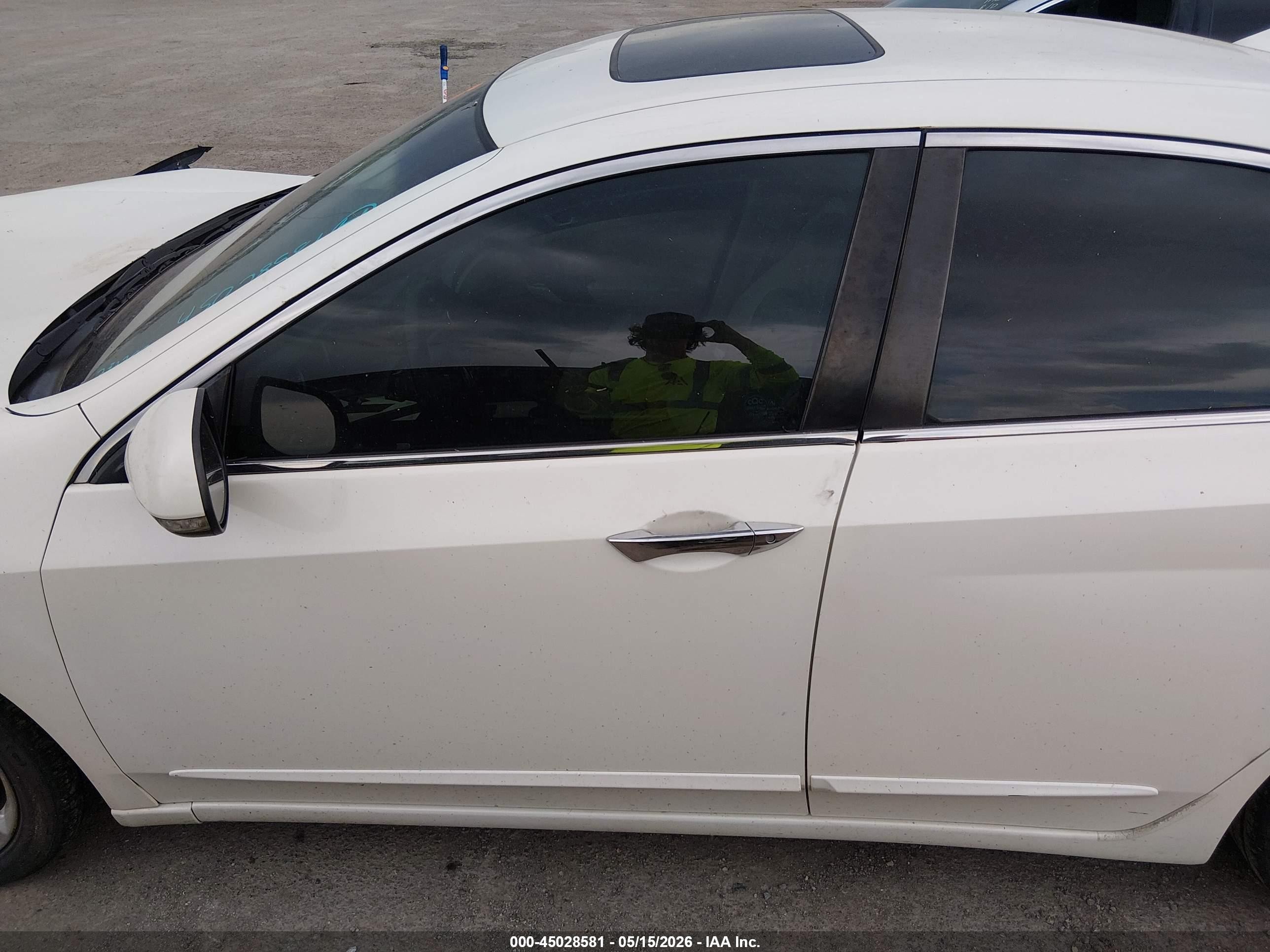2009 Acura Tsx   White vin: JH4CU26689C010486