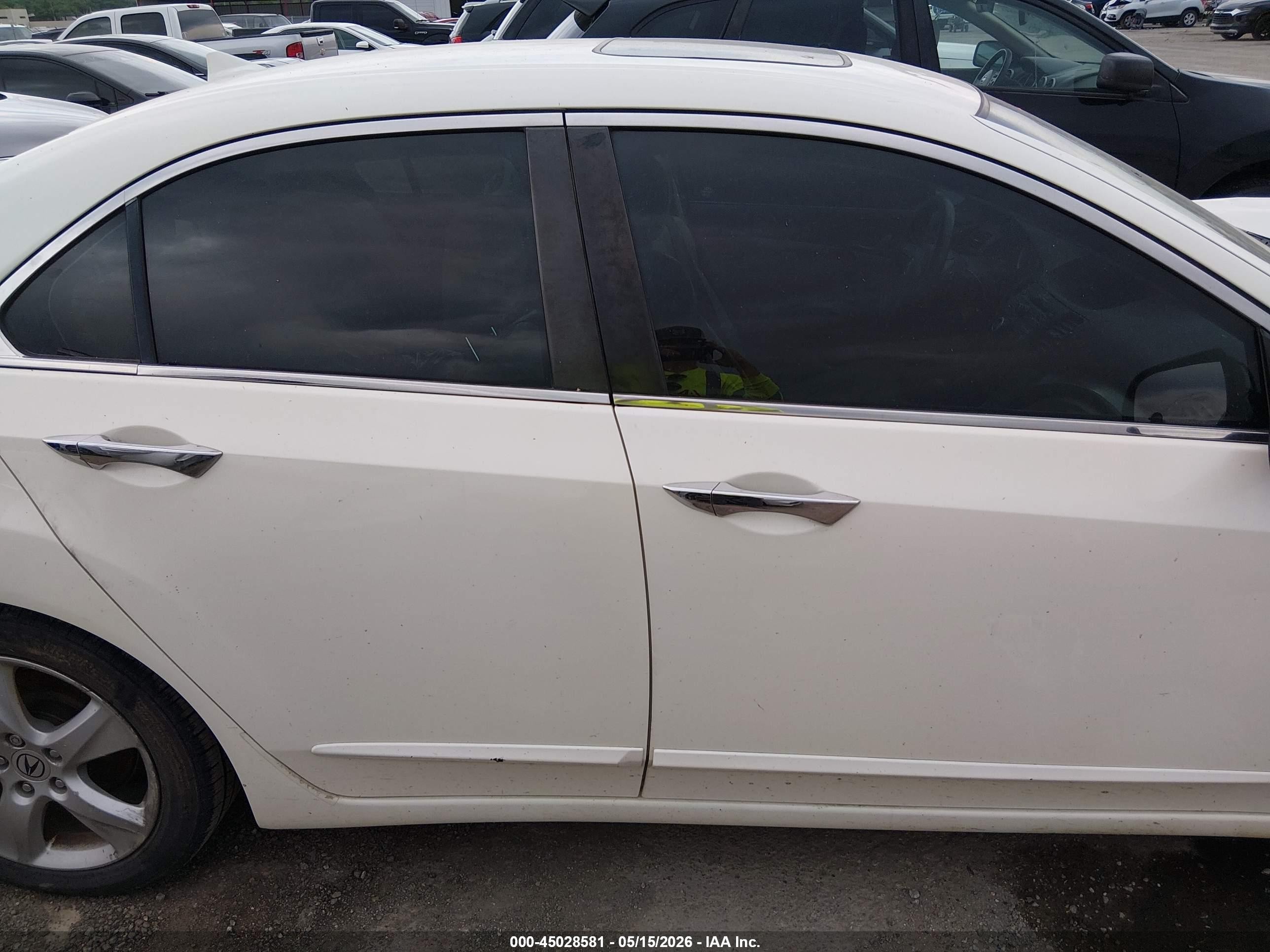 2009 Acura Tsx   White vin: JH4CU26689C010486