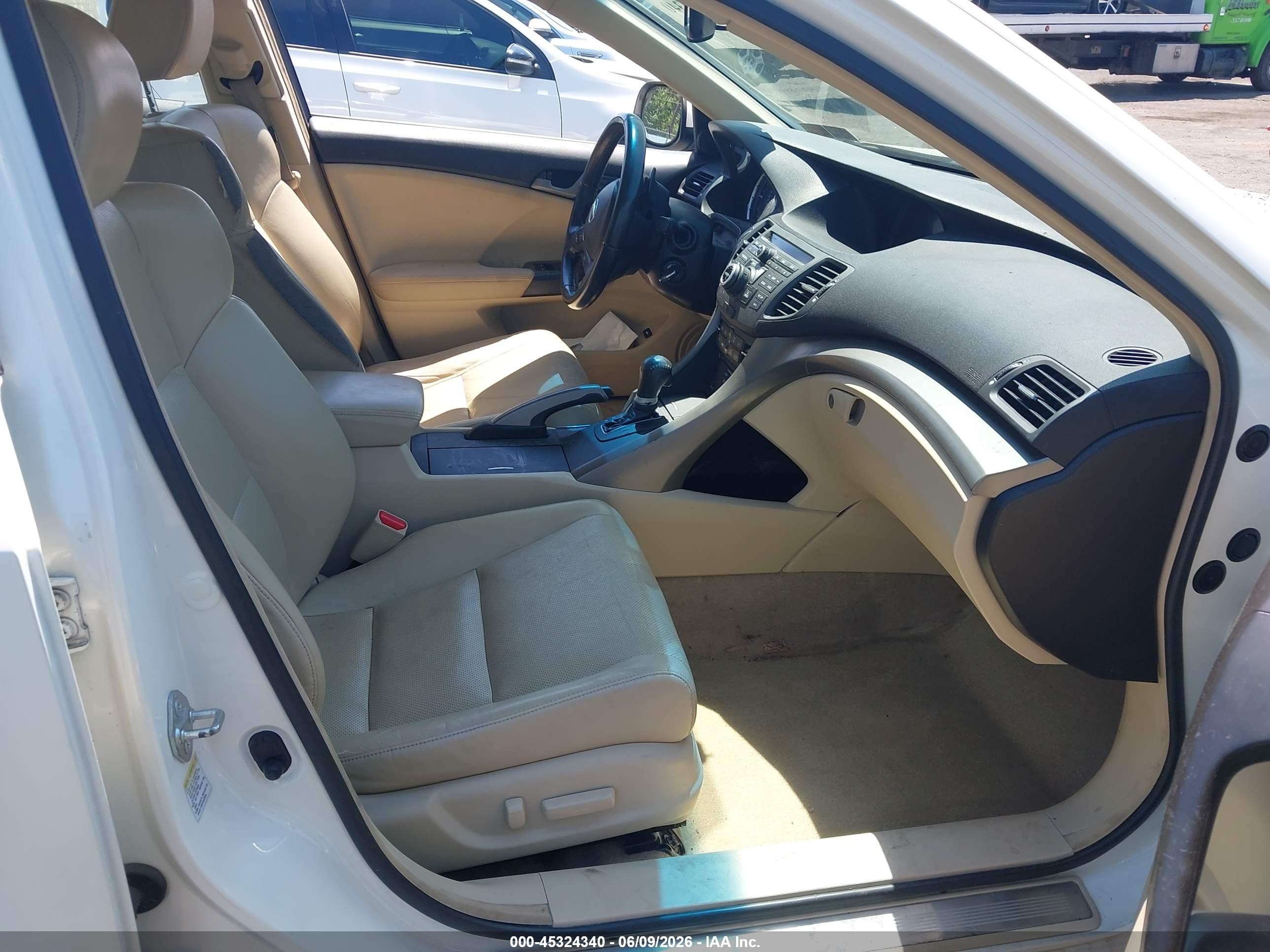 2009 Acura Tsx   White vin: JH4CU266X9C009050