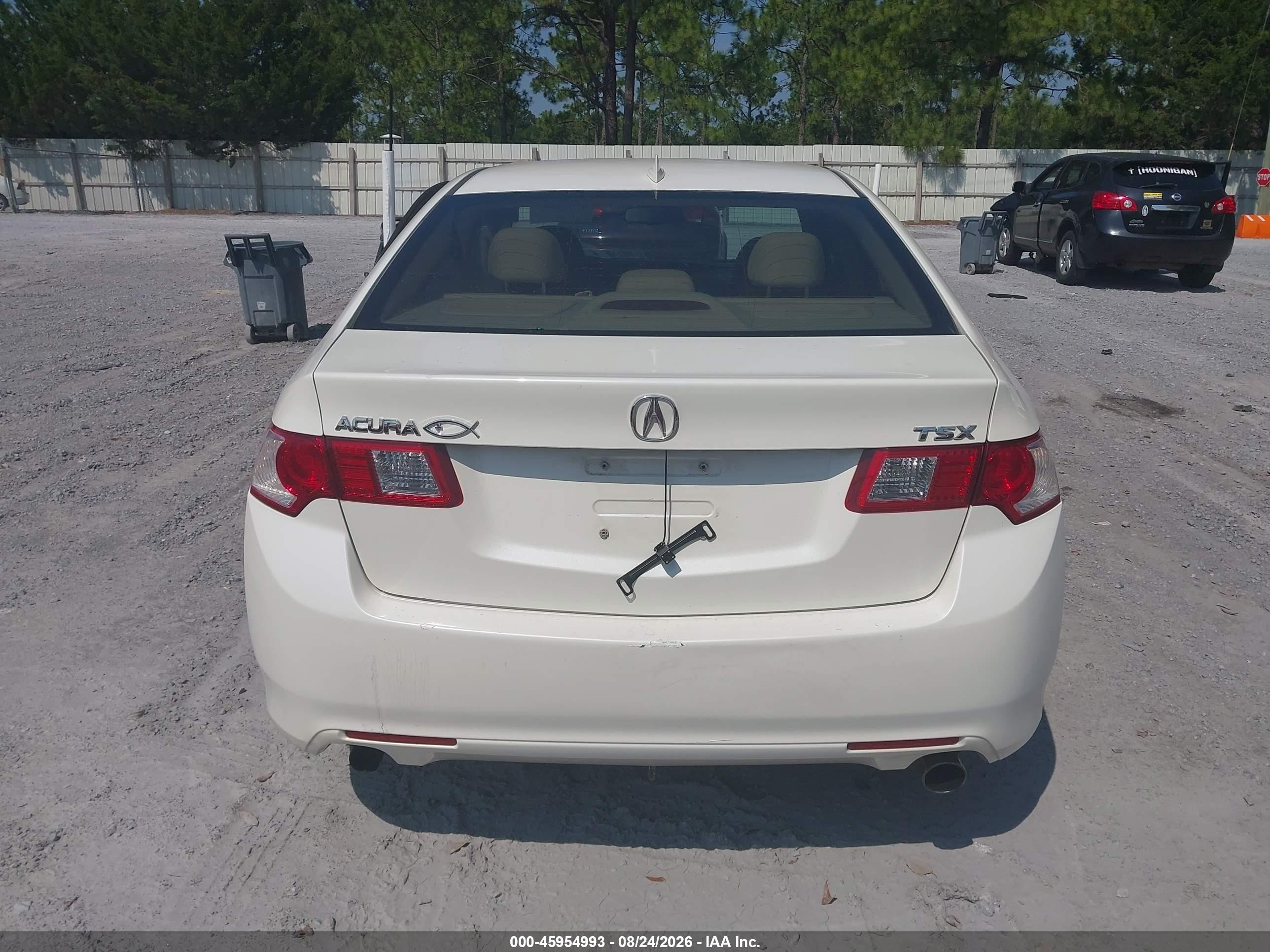 2009 Acura Tsx   White vin: JH4CU266X9C023062