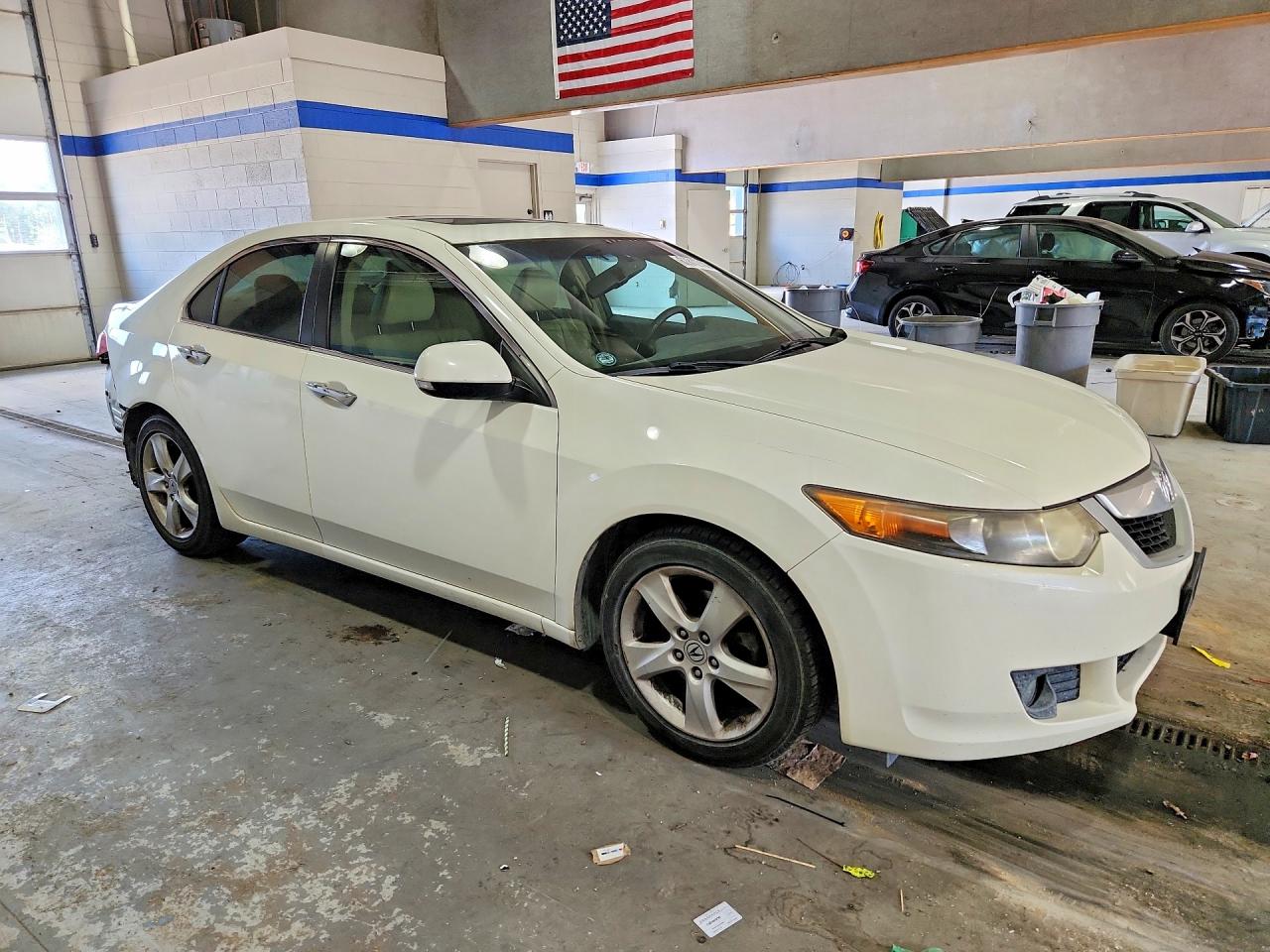 2009 Acura Tsx White vin: JH4CU266X9C034028