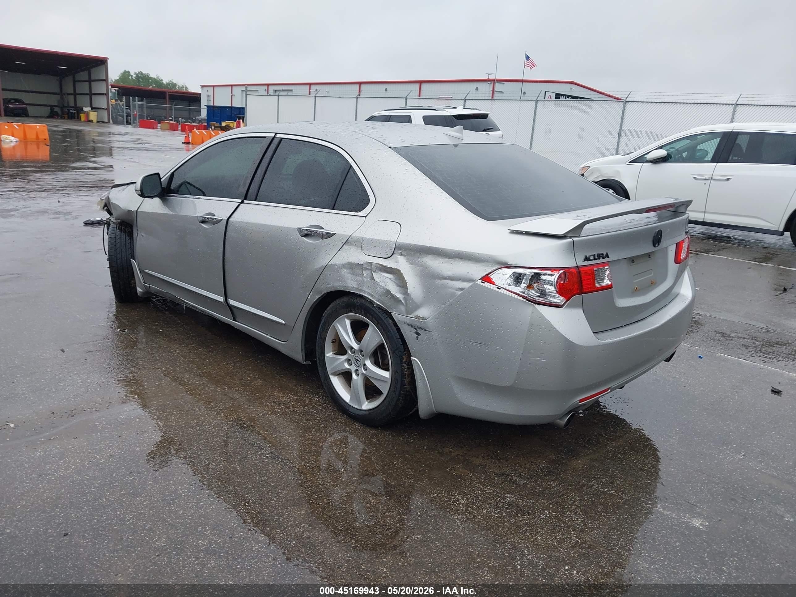 2010 Acura Tsx 2.4 Серебряный vin: JH4CU2E61AC018631