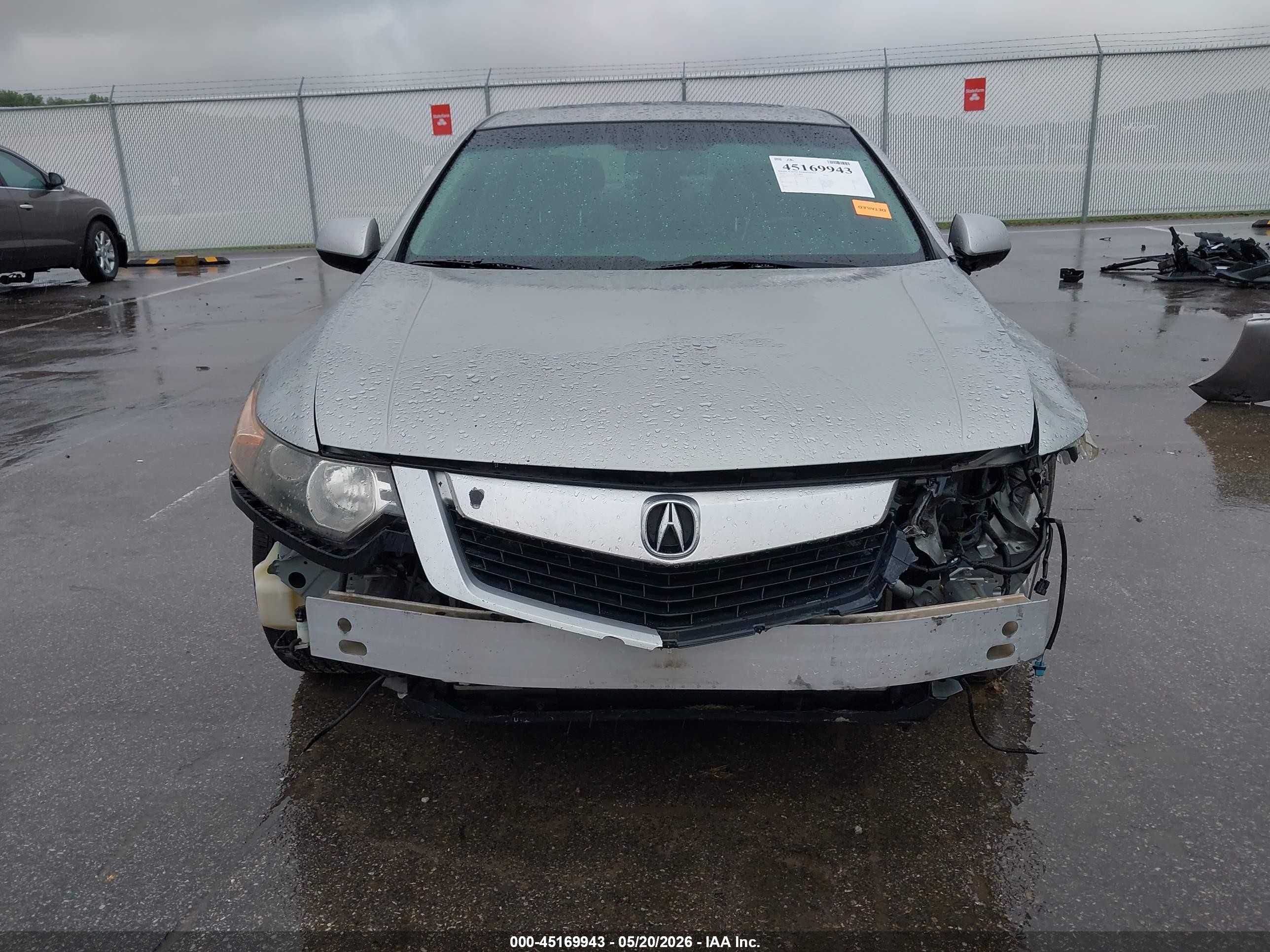 2010 Acura Tsx 2.4 Серебряный vin: JH4CU2E61AC018631